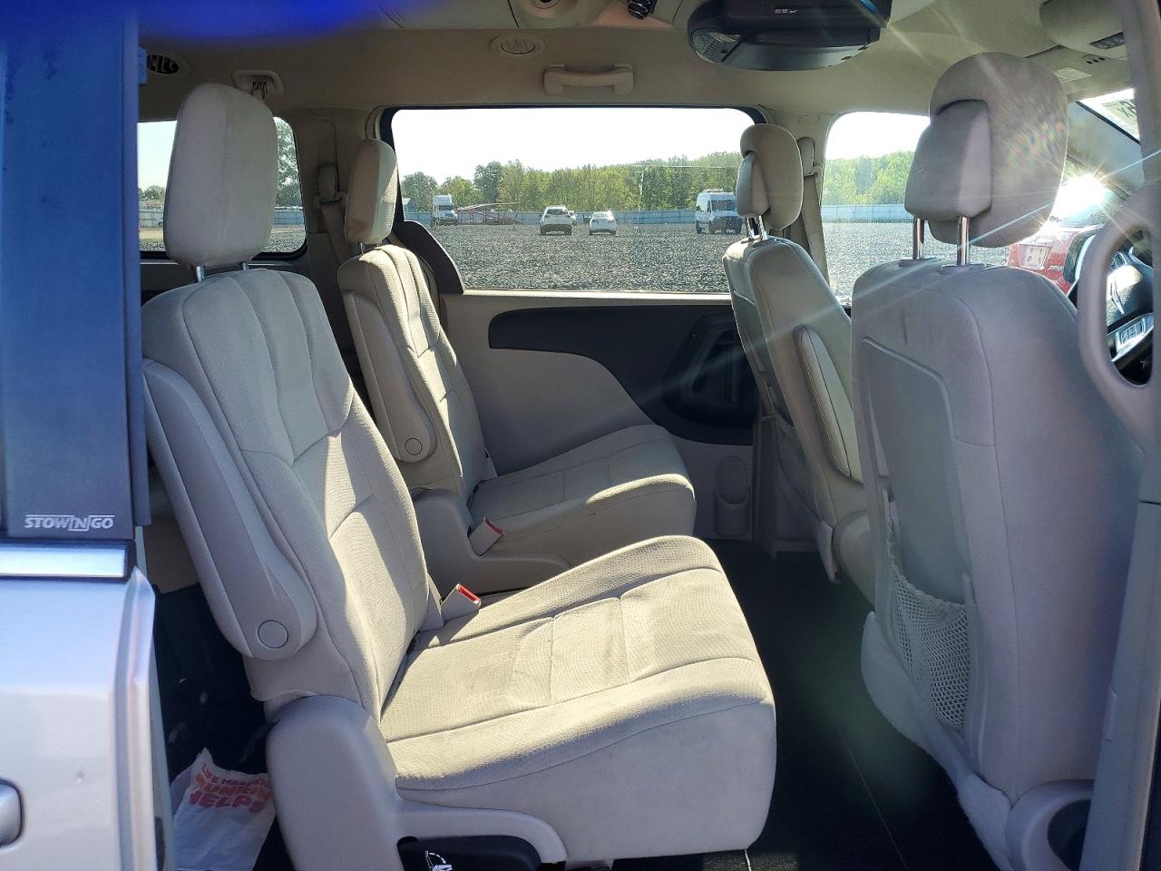 2011 Chrysler Town & Country Touring Silver vin: 2A4RR5DGXBR665086