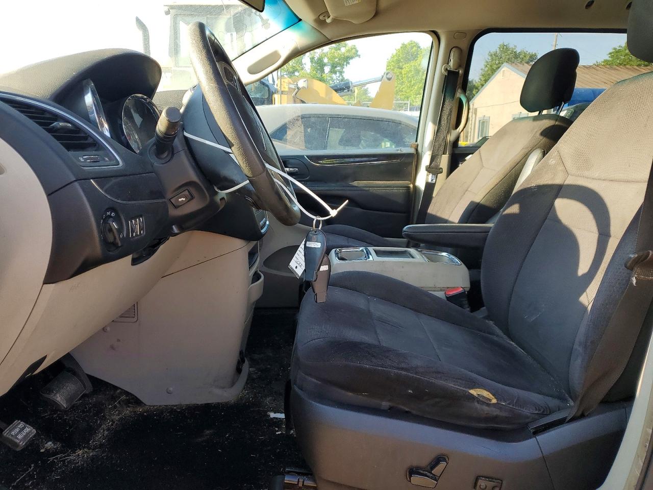 2011 Chrysler Town & Country Touring Gold vin: 2A4RR5DGXBR681790