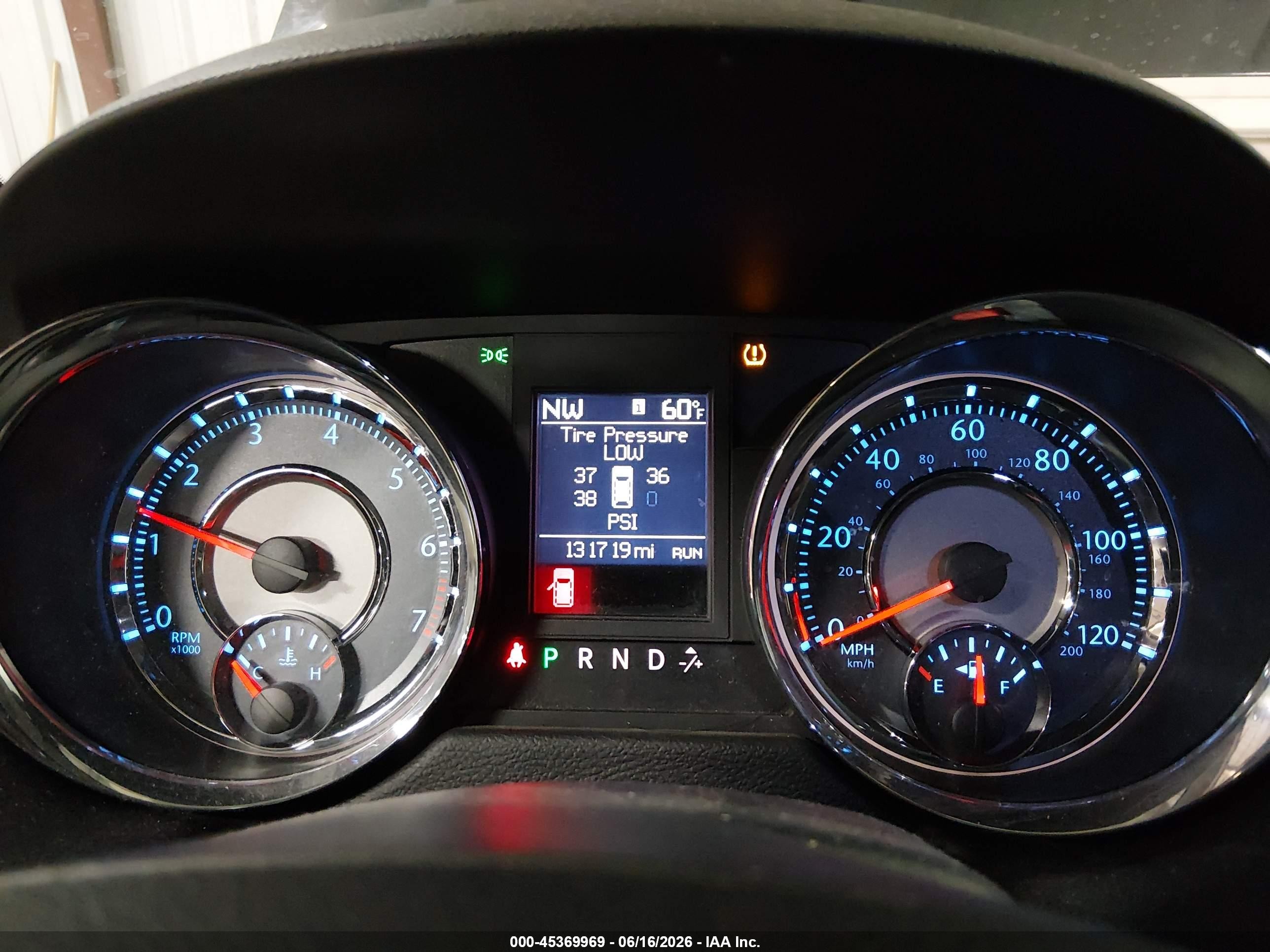 2011 Chrysler Town & Country Touring Gray vin: 2A4RR5DGXBR682373