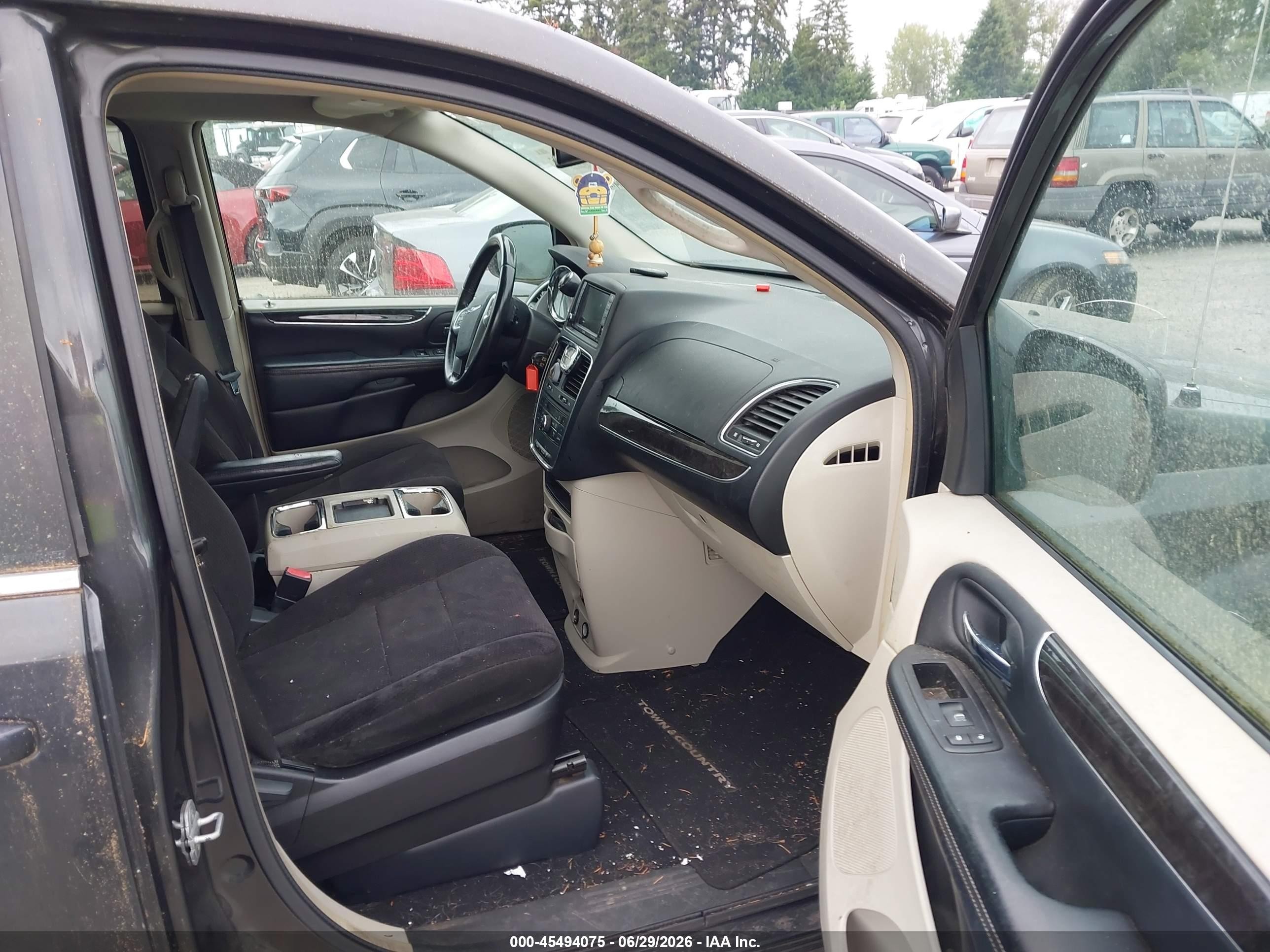 2011 Chrysler Town & Country Touring Gray vin: 2A4RR5DGXBR739624