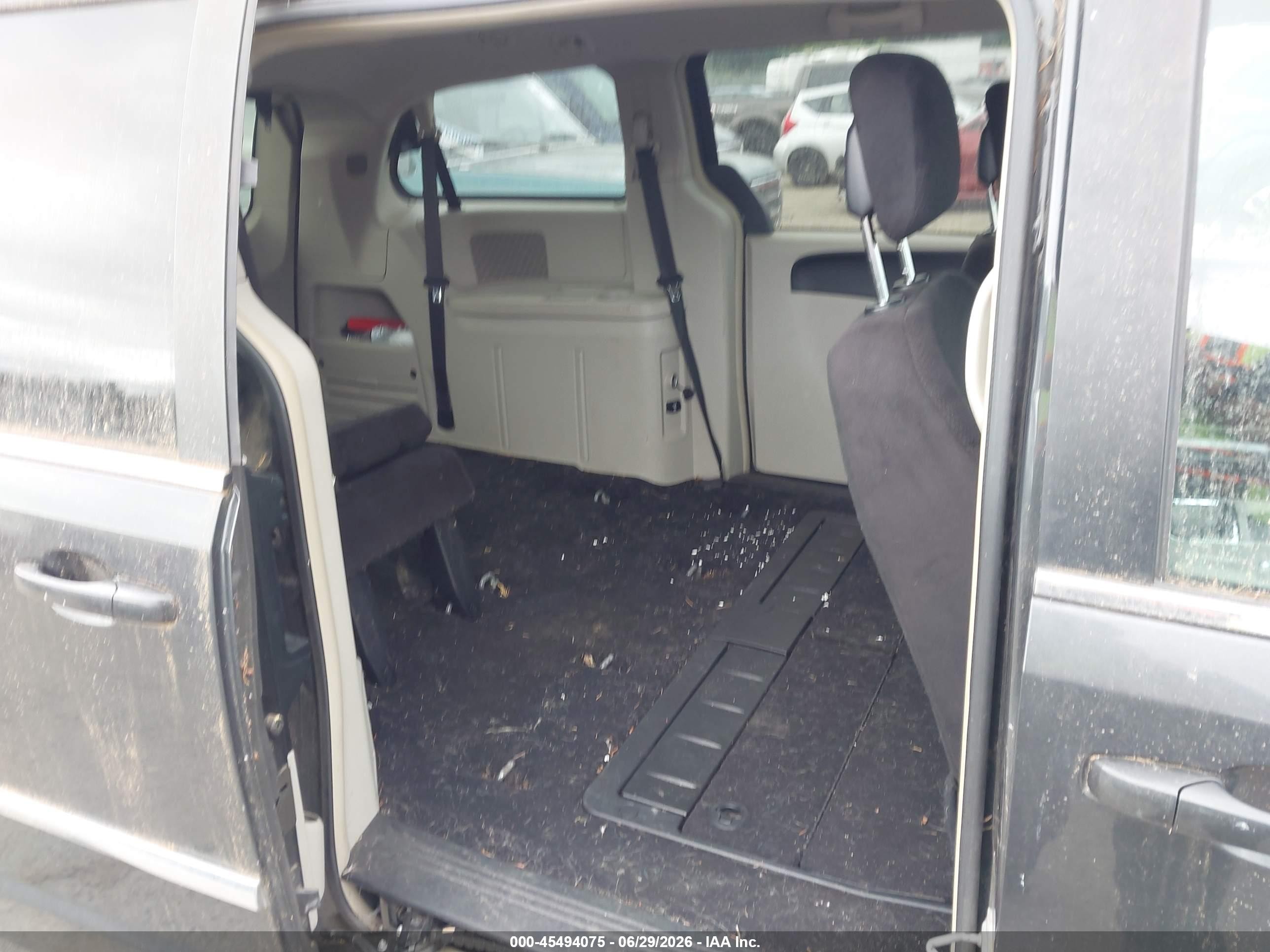 2011 Chrysler Town & Country Touring Gray vin: 2A4RR5DGXBR739624