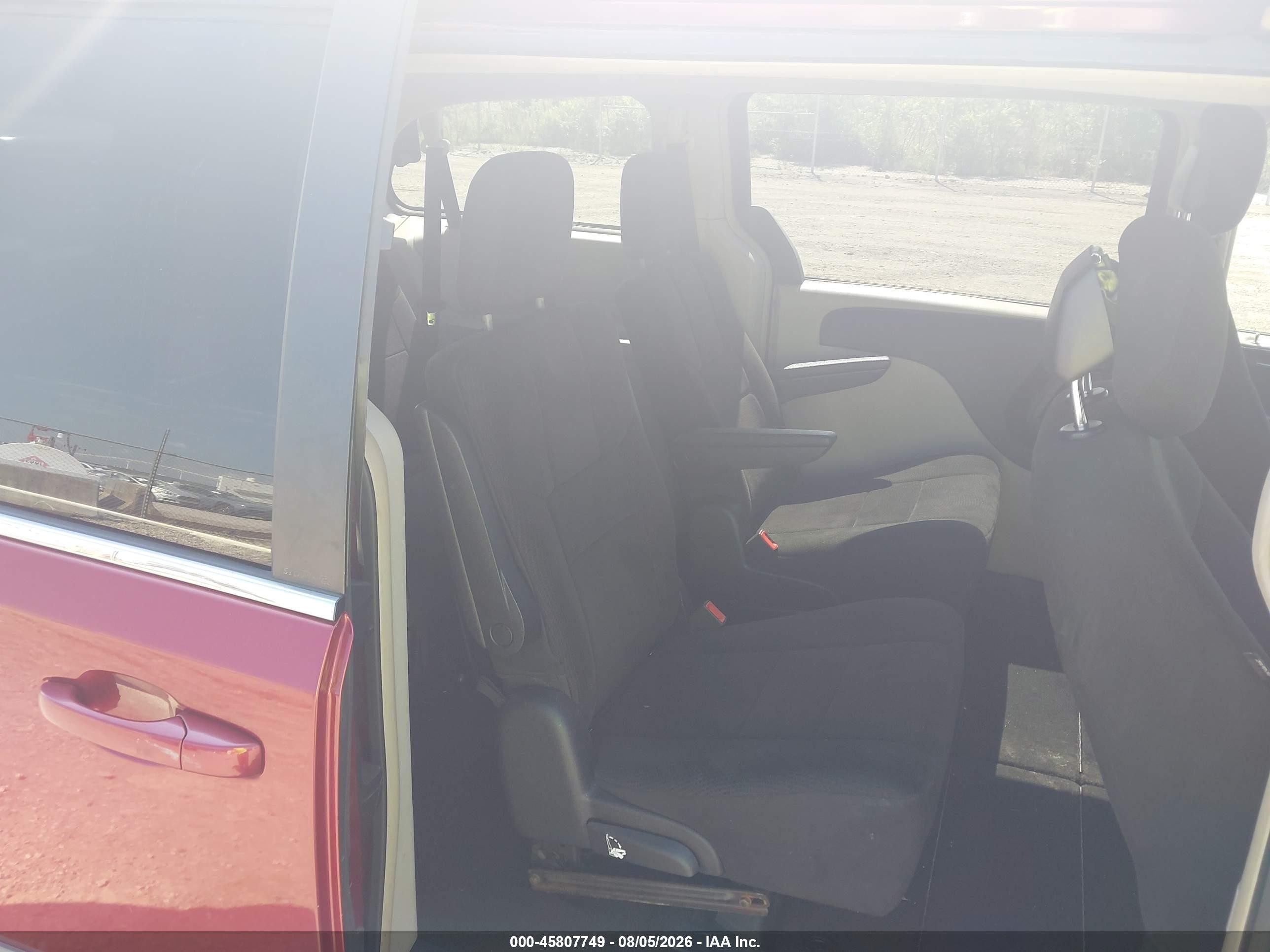 2011 Chrysler Town & Country Touring Maroon vin: 2A4RR5DGXBR746296
