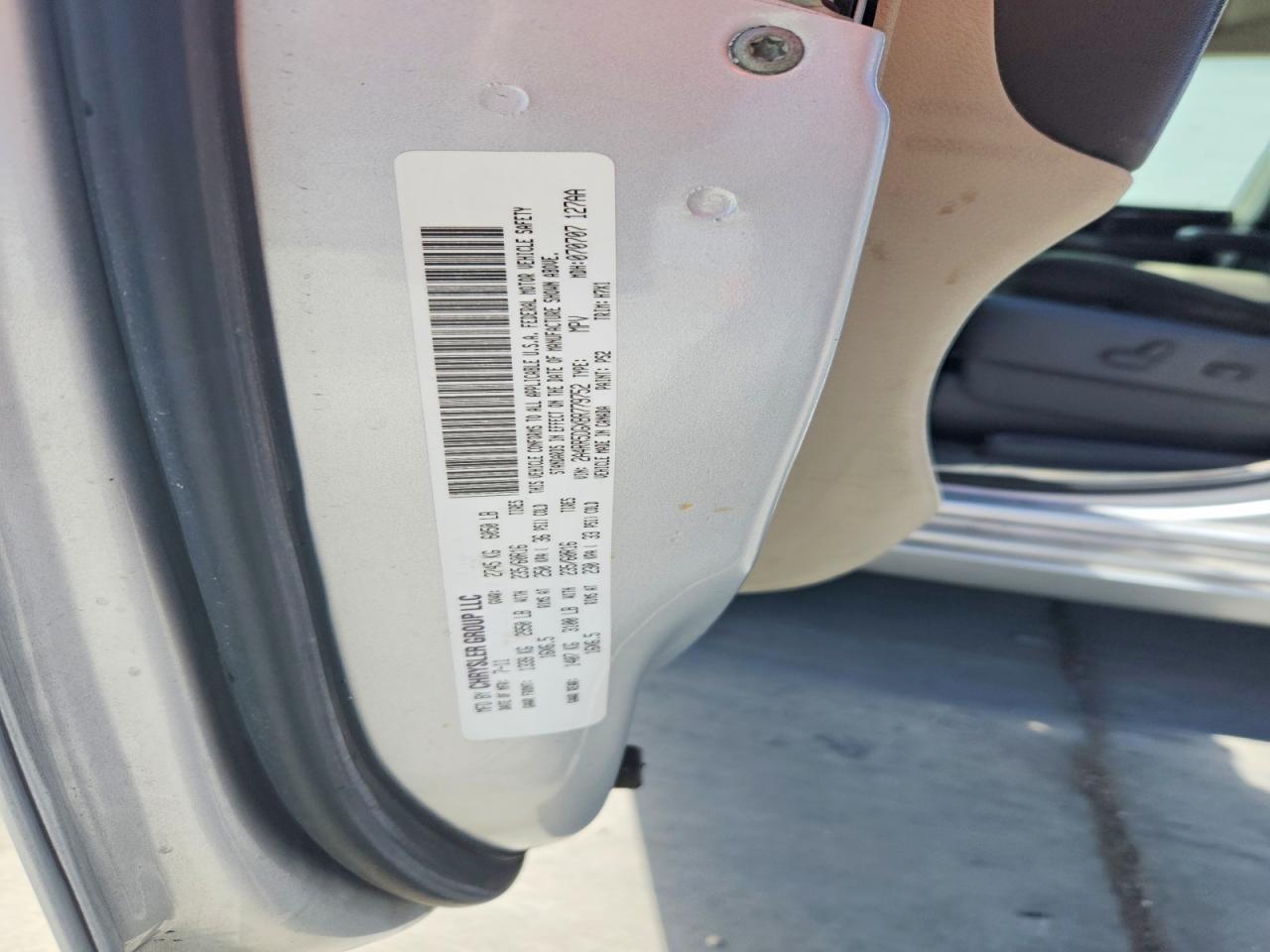 2011 Chrysler Town & Country Touring Silver vin: 2A4RR5DGXBR779752