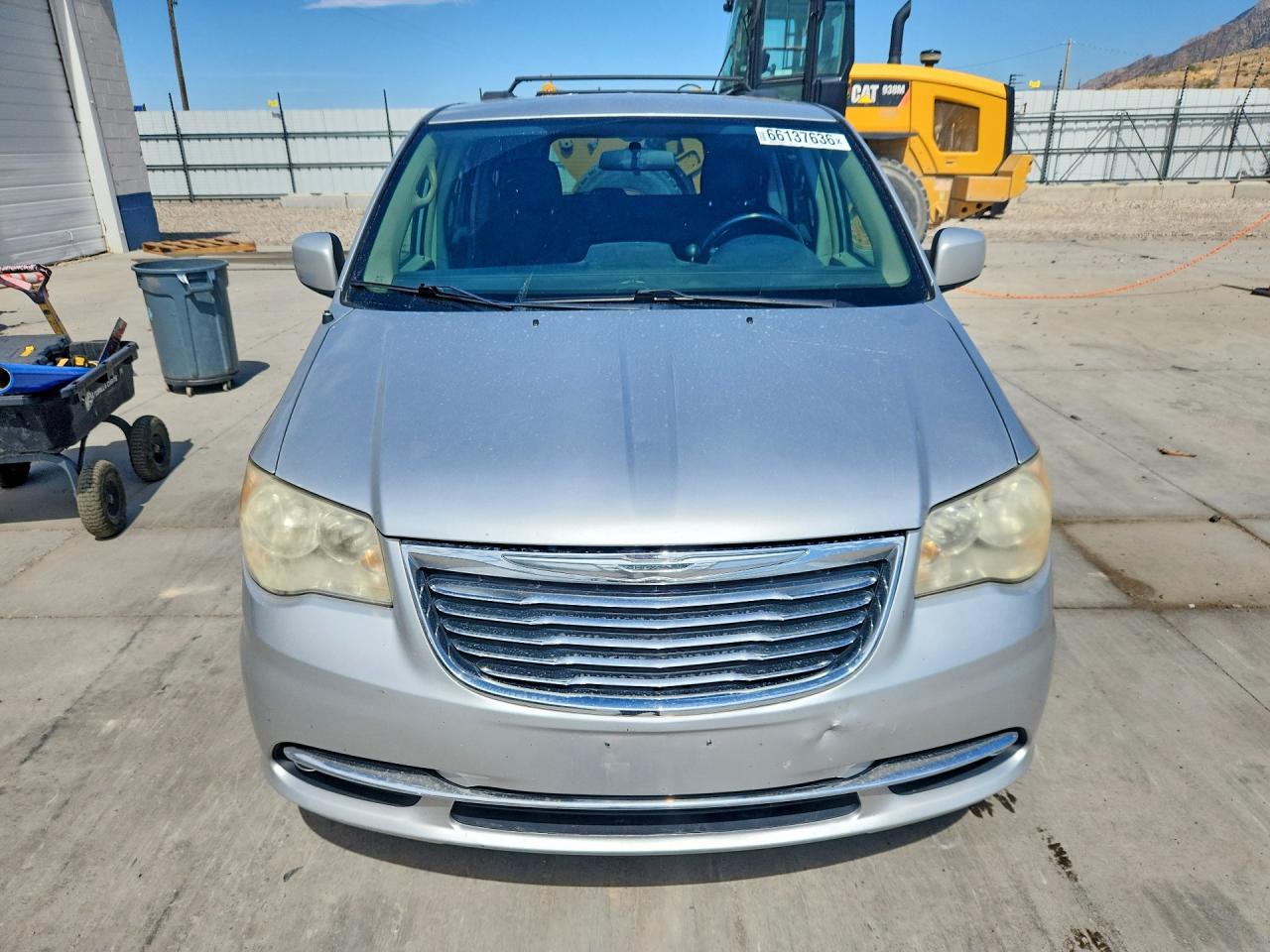 2011 Chrysler Town & Country Touring Silver vin: 2A4RR5DGXBR779752