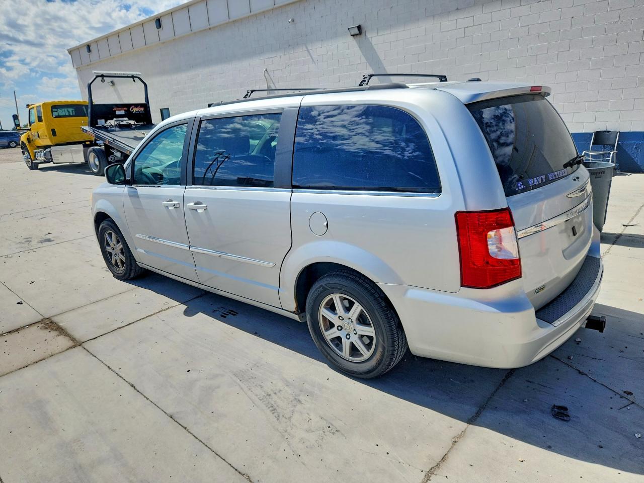 2011 Chrysler Town & Country Touring Silver vin: 2A4RR5DGXBR779752