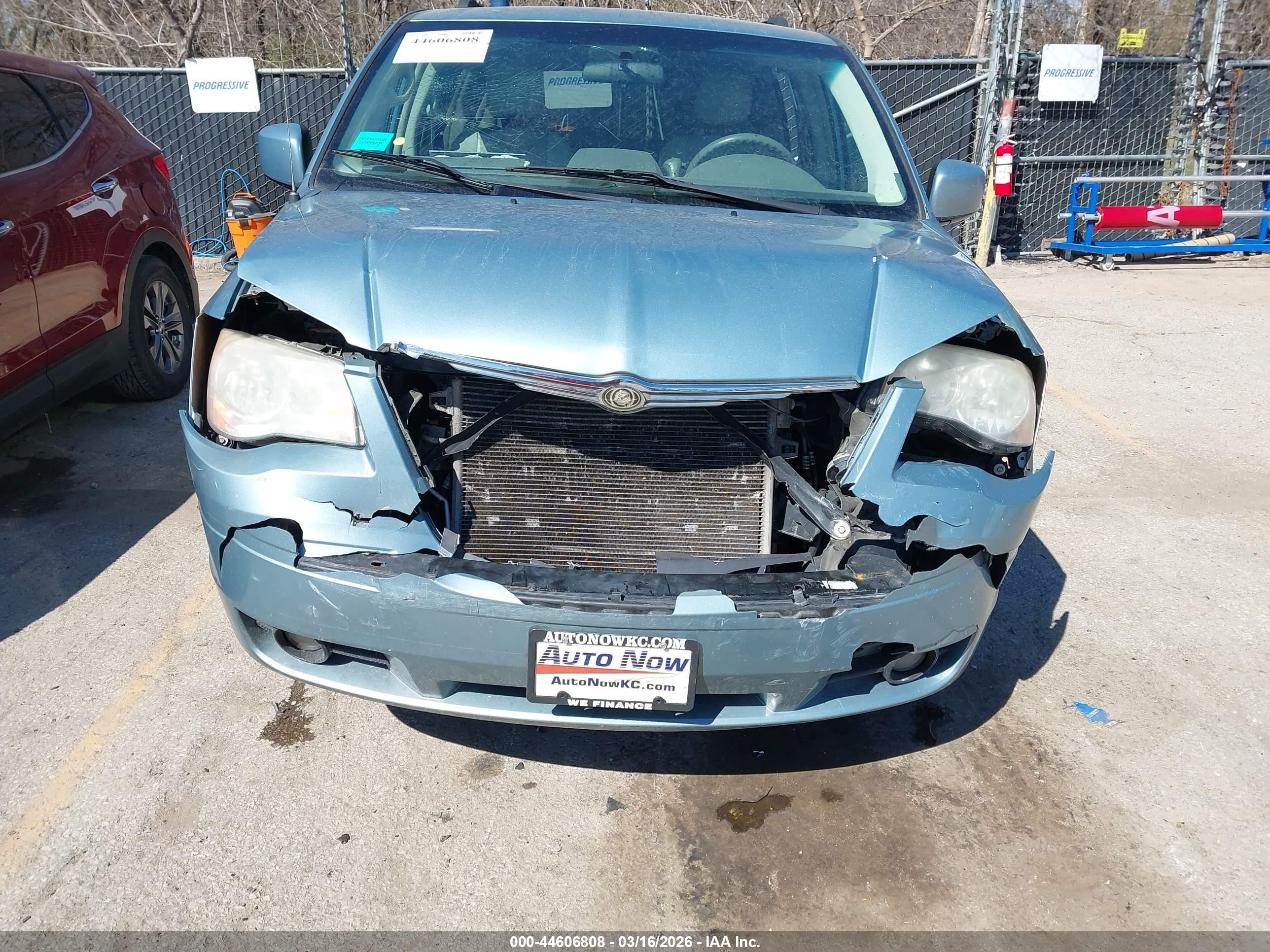2010 Chrysler Town & Country Touring Light Blue vin: 2A4RR5DX6AR233450