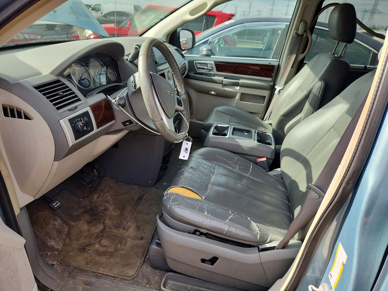 2010 Chrysler Town & Country Touring Turquoise vin: 2A4RR5DX6AR253939