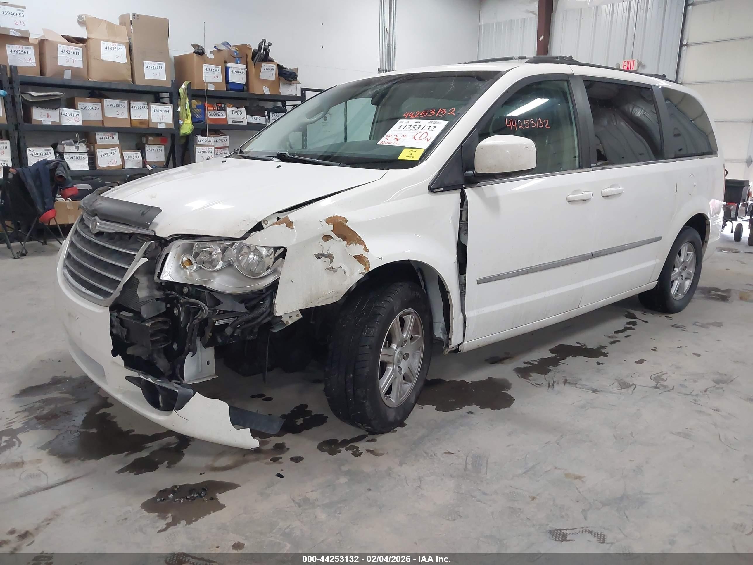 2010 Chrysler Town & Country Touring White vin: 2A4RR5DX6AR345486
