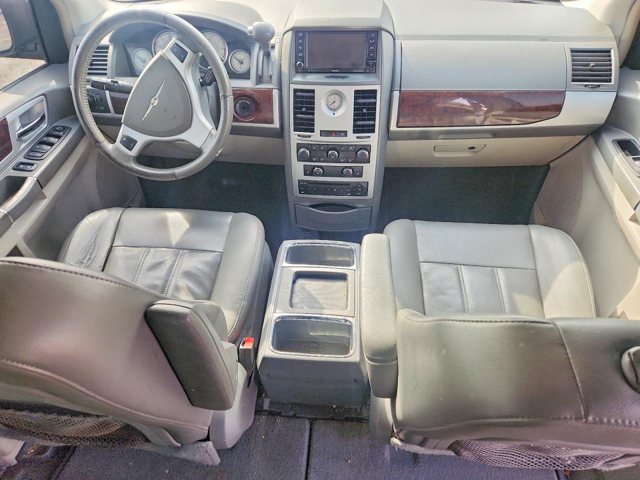 2010 Chrysler Town & Country Touring Gray vin: 2A4RR5DX7AR240438