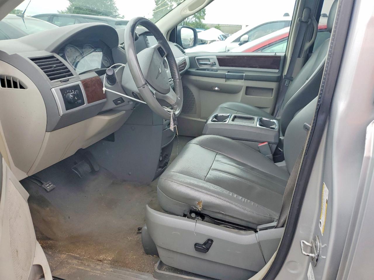 2010 Chrysler Town & Country Touring Silver vin: 2A4RR5DX7AR351443