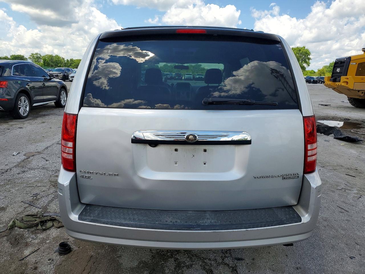 2010 Chrysler Town & Country Touring Silver vin: 2A4RR5DX7AR351443