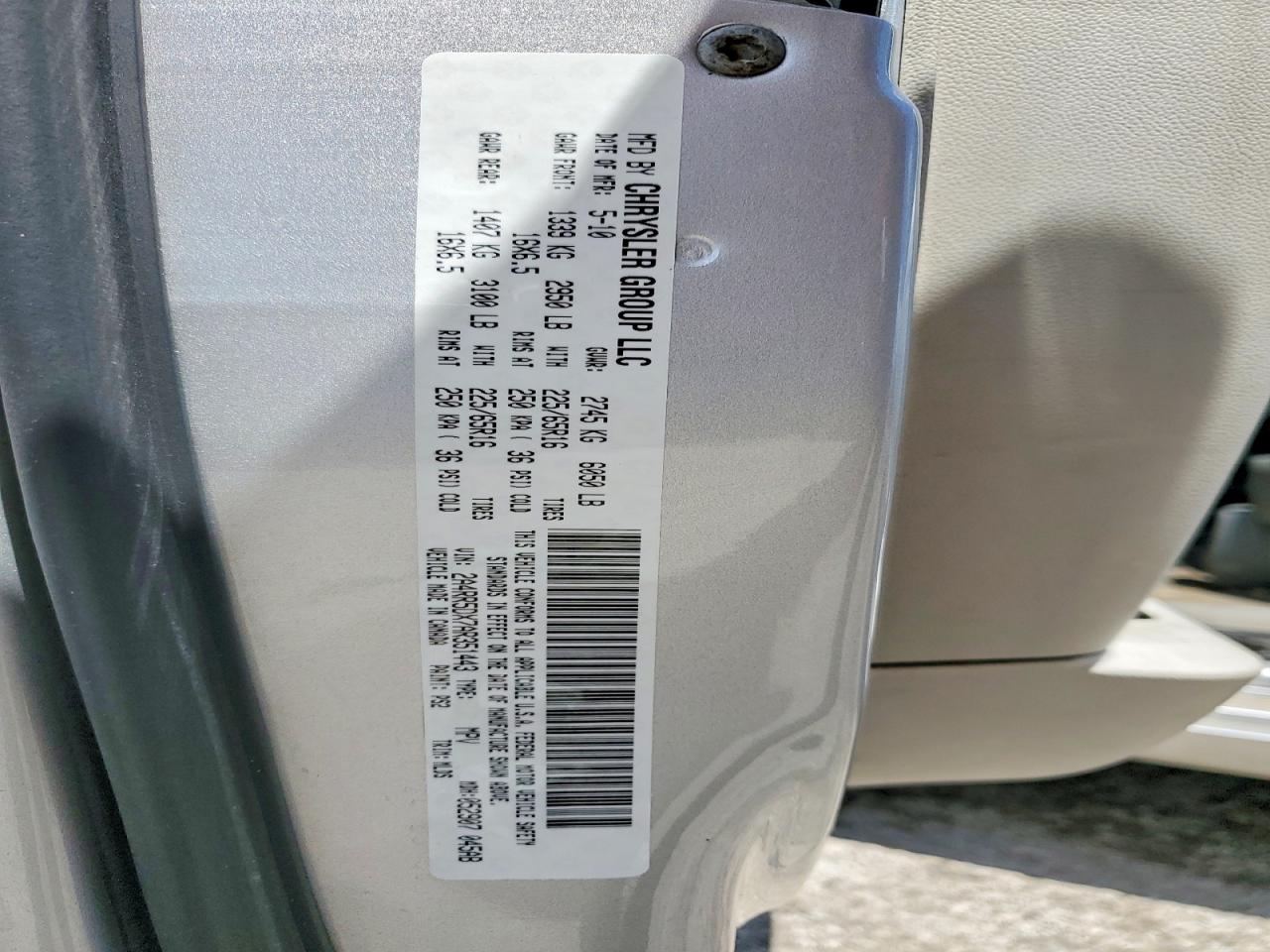 2010 Chrysler Town & Country Touring Silver vin: 2A4RR5DX7AR351443
