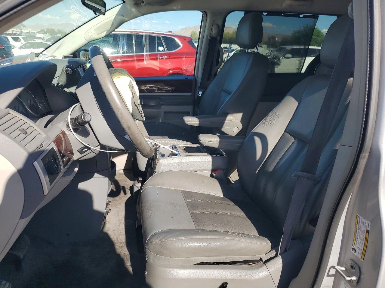 2010 Chrysler Town & Country Touring Silver vin: 2A4RR5DX8AR345540