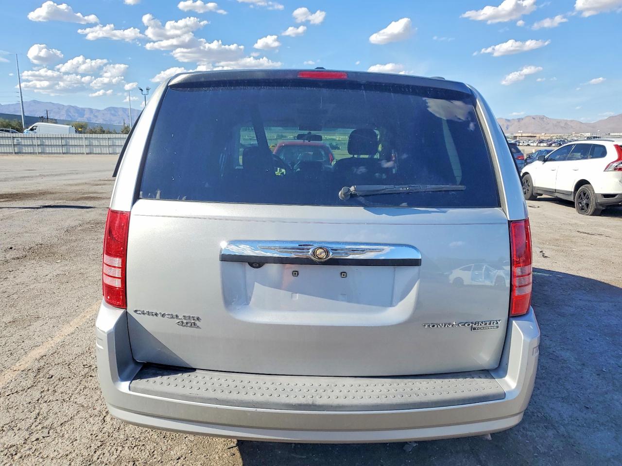 2010 Chrysler Town & Country Touring Silver vin: 2A4RR5DX8AR345540