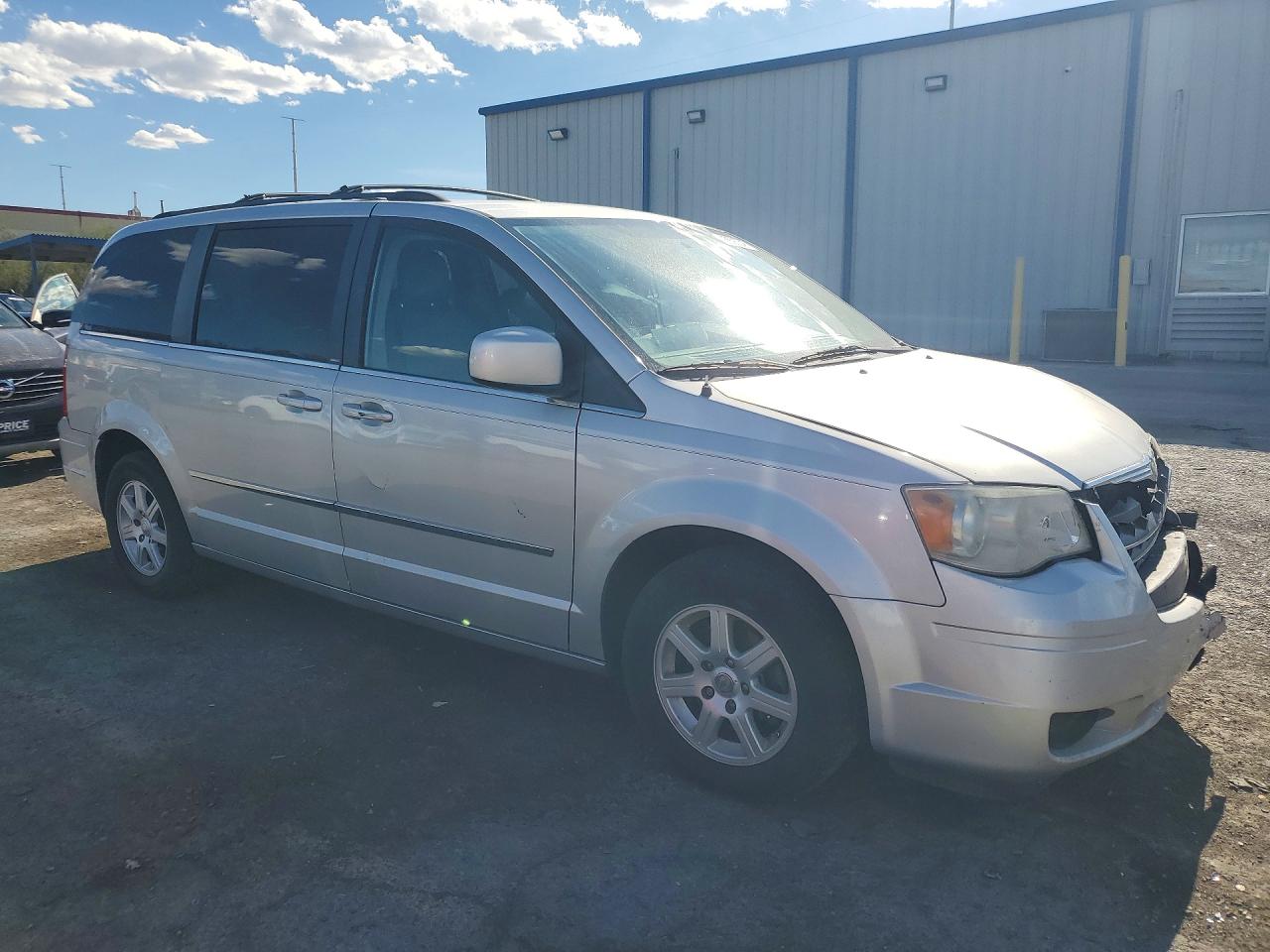 2010 Chrysler Town & Country Touring Silver vin: 2A4RR5DX8AR345540