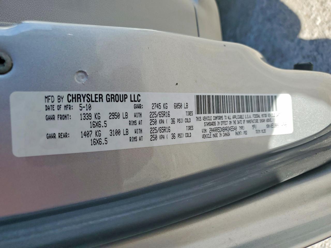 2010 Chrysler Town & Country Touring Silver vin: 2A4RR5DX8AR345540