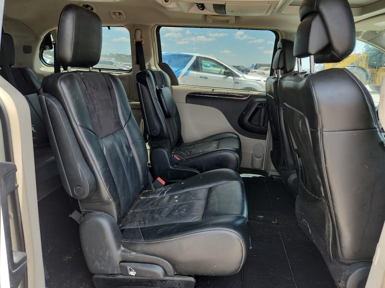 2011 Chrysler Town & Country Limited Белый vin: 2A4RR6DG0BR667421
