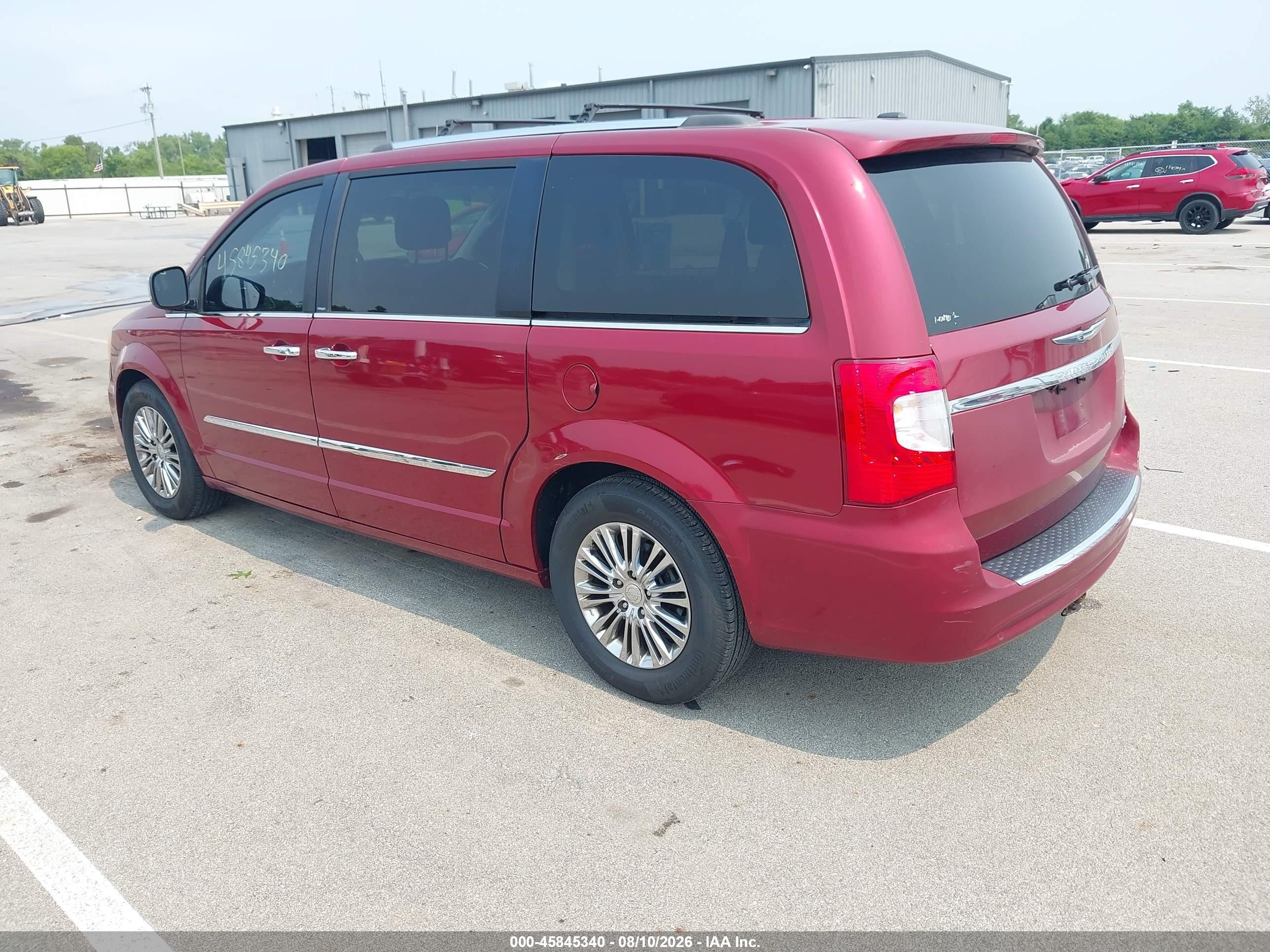 2011 Chrysler Town & Country Limited Red vin: 2A4RR6DG2BR667372