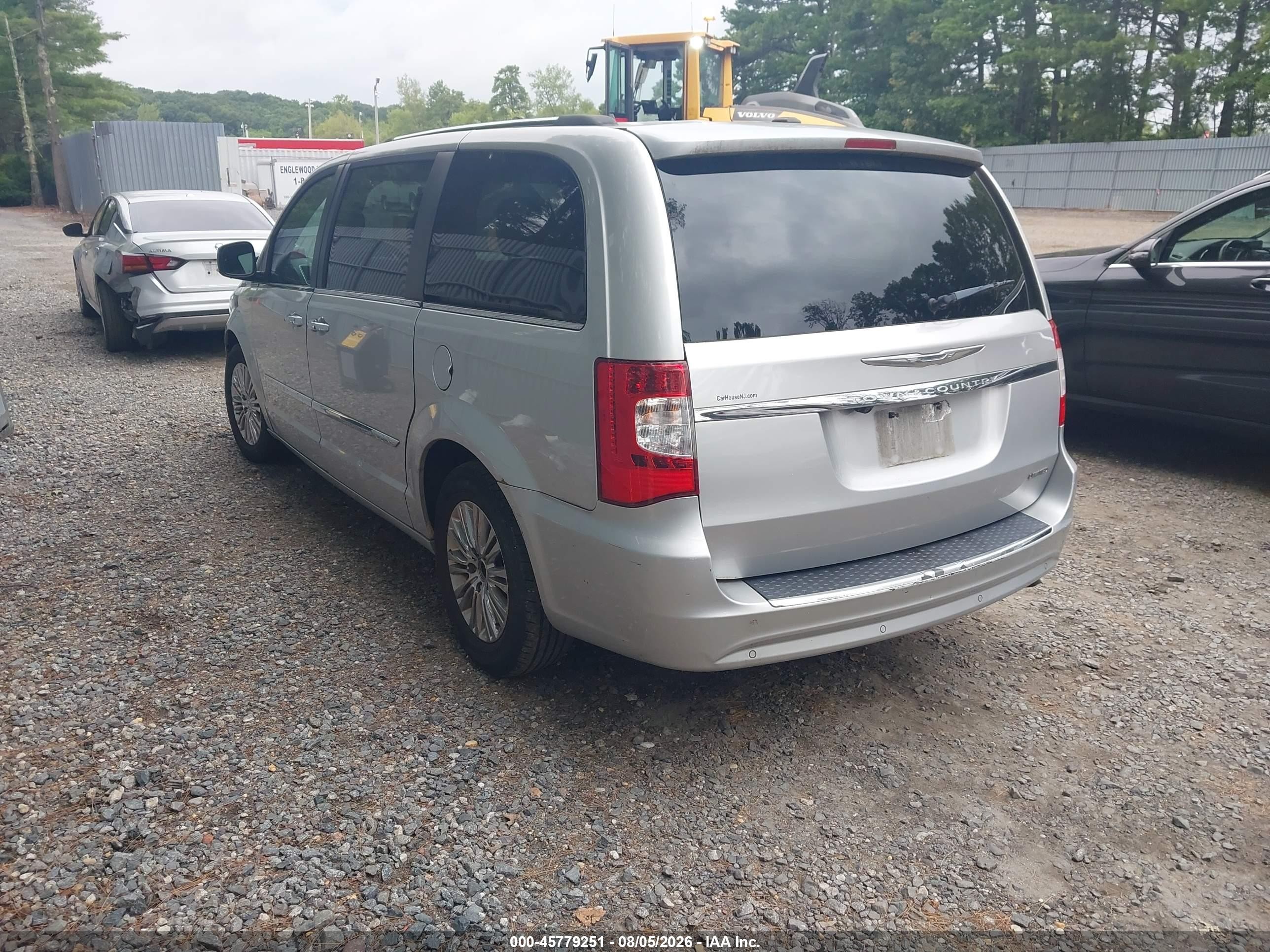 2011 Chrysler Town & Country Limited Silver vin: 2A4RR6DG3BR800818