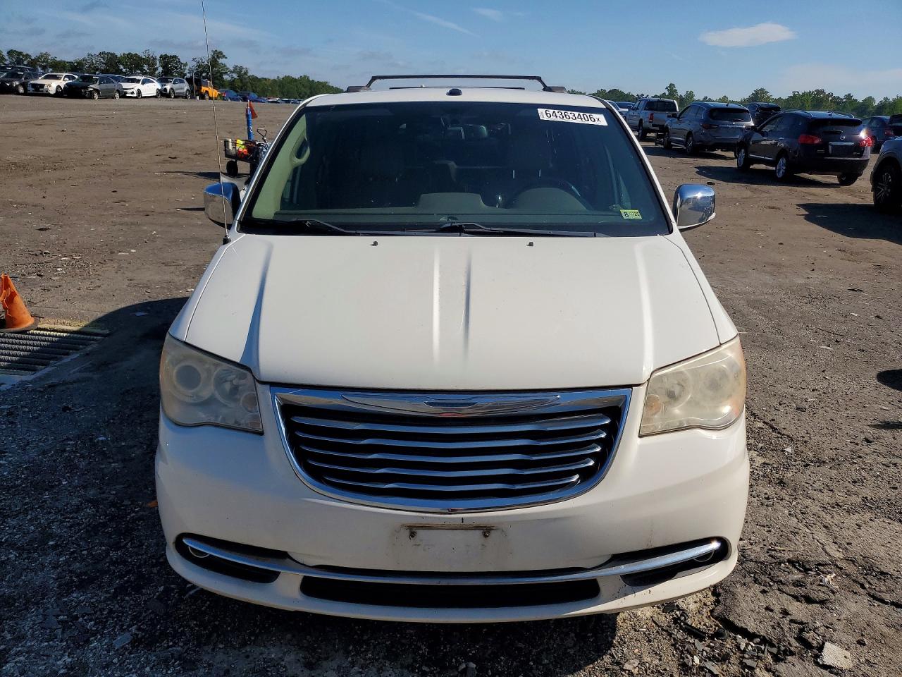 2011 Chrysler Town & Country Limited White vin: 2A4RR6DG4BR745294