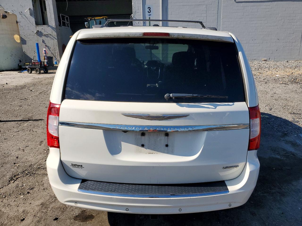 2011 Chrysler Town & Country Limited White vin: 2A4RR6DG4BR745294