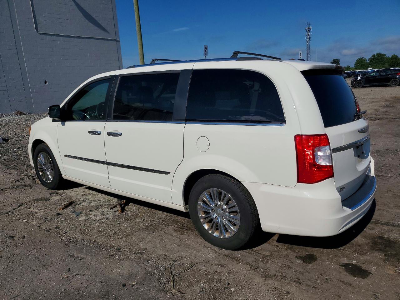 2011 Chrysler Town & Country Limited White vin: 2A4RR6DG4BR745294