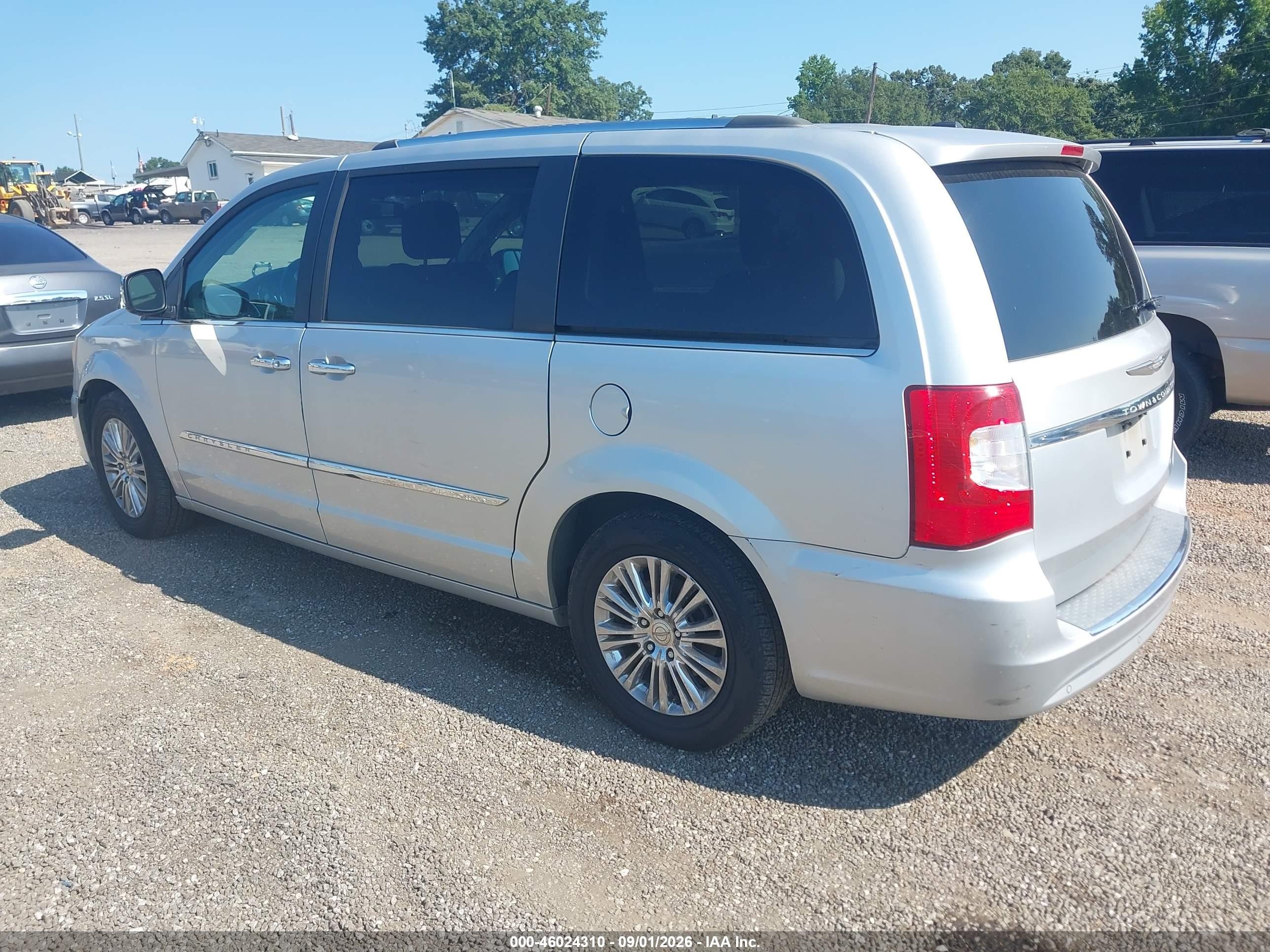 2011 Chrysler Town & Country Limited Silver vin: 2A4RR6DG4BR764184
