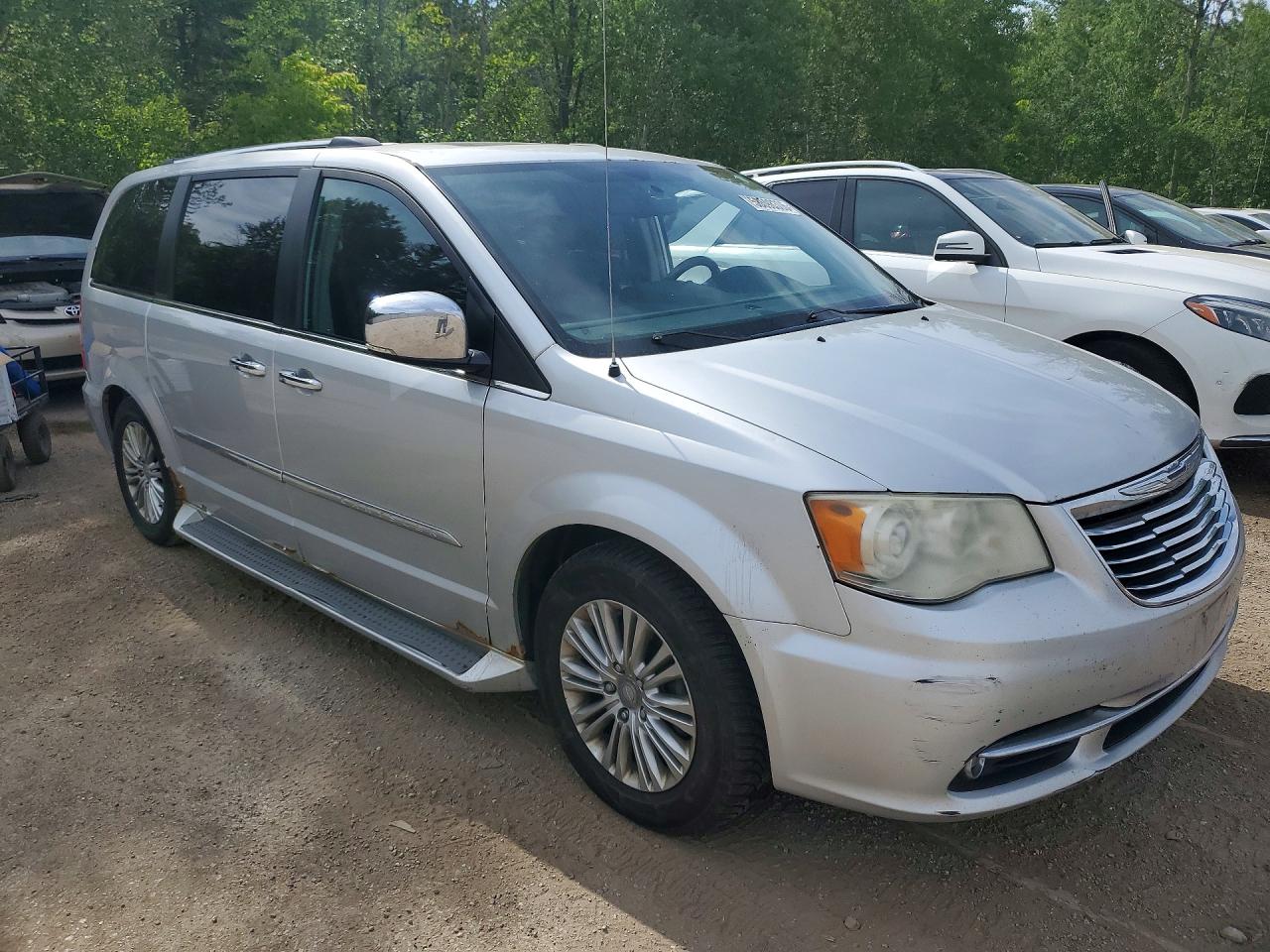 2011 Chrysler Town & Country Limited Silver vin: 2A4RR6DG5BR770978