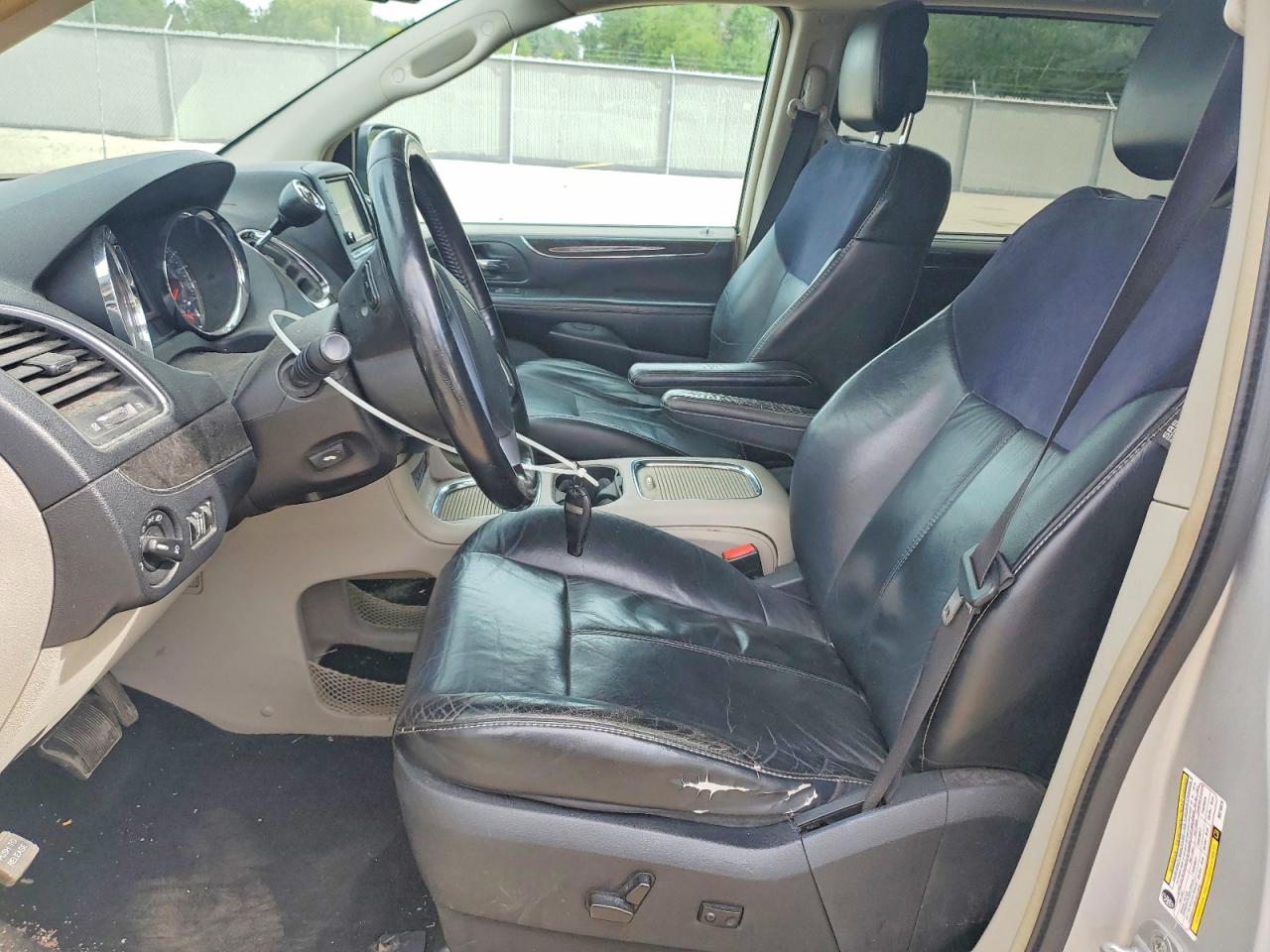 2011 Chrysler Town & Country Limited Silver vin: 2A4RR6DG5BR770978