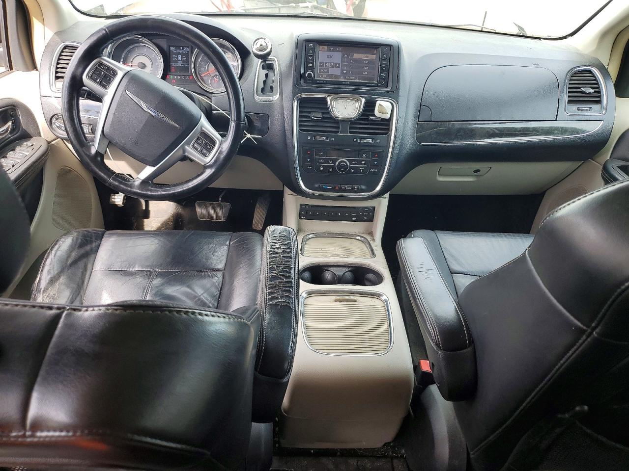 2011 Chrysler Town & Country Limited Silver vin: 2A4RR6DG5BR770978