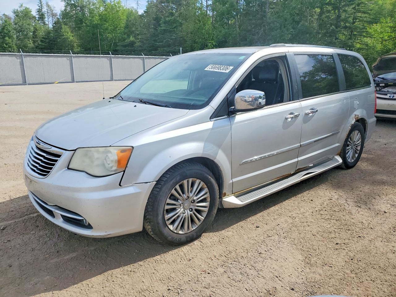 2011 Chrysler Town & Country Limited Silver vin: 2A4RR6DG5BR770978