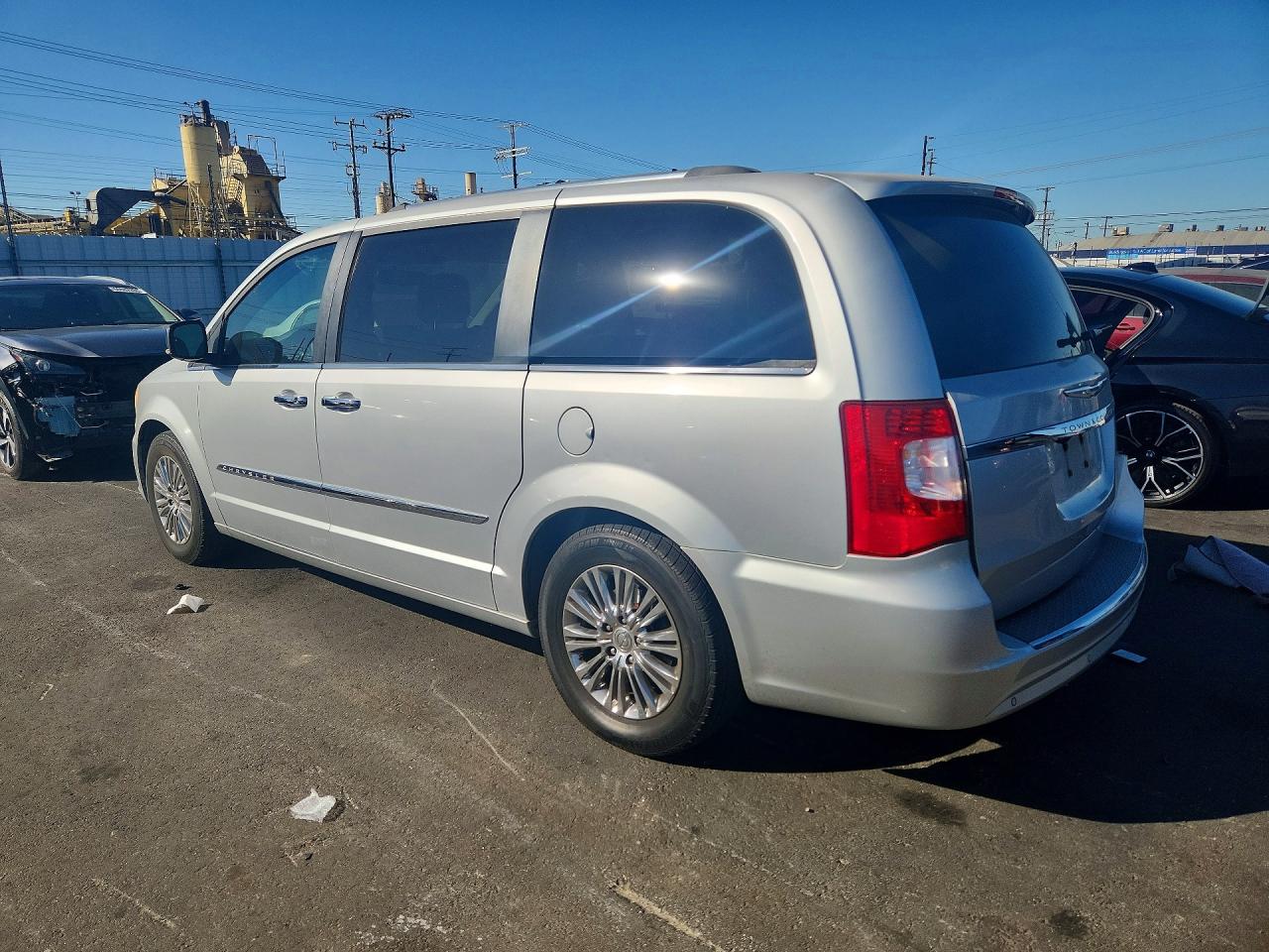 2011 Chrysler Town & Country Limited Silver vin: 2A4RR6DG7BR797907
