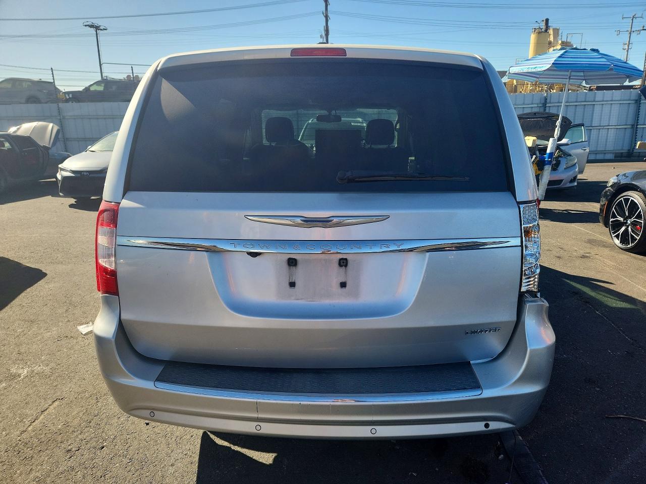 2011 Chrysler Town & Country Limited Silver vin: 2A4RR6DG7BR797907