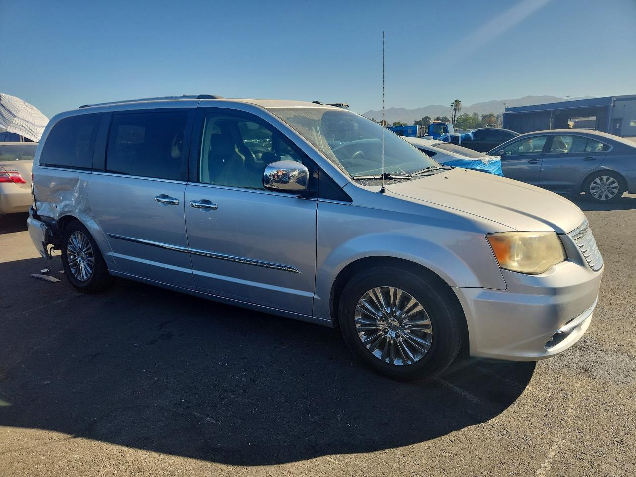 2011 Chrysler Town & Country Limited Silver vin: 2A4RR6DG7BR797907