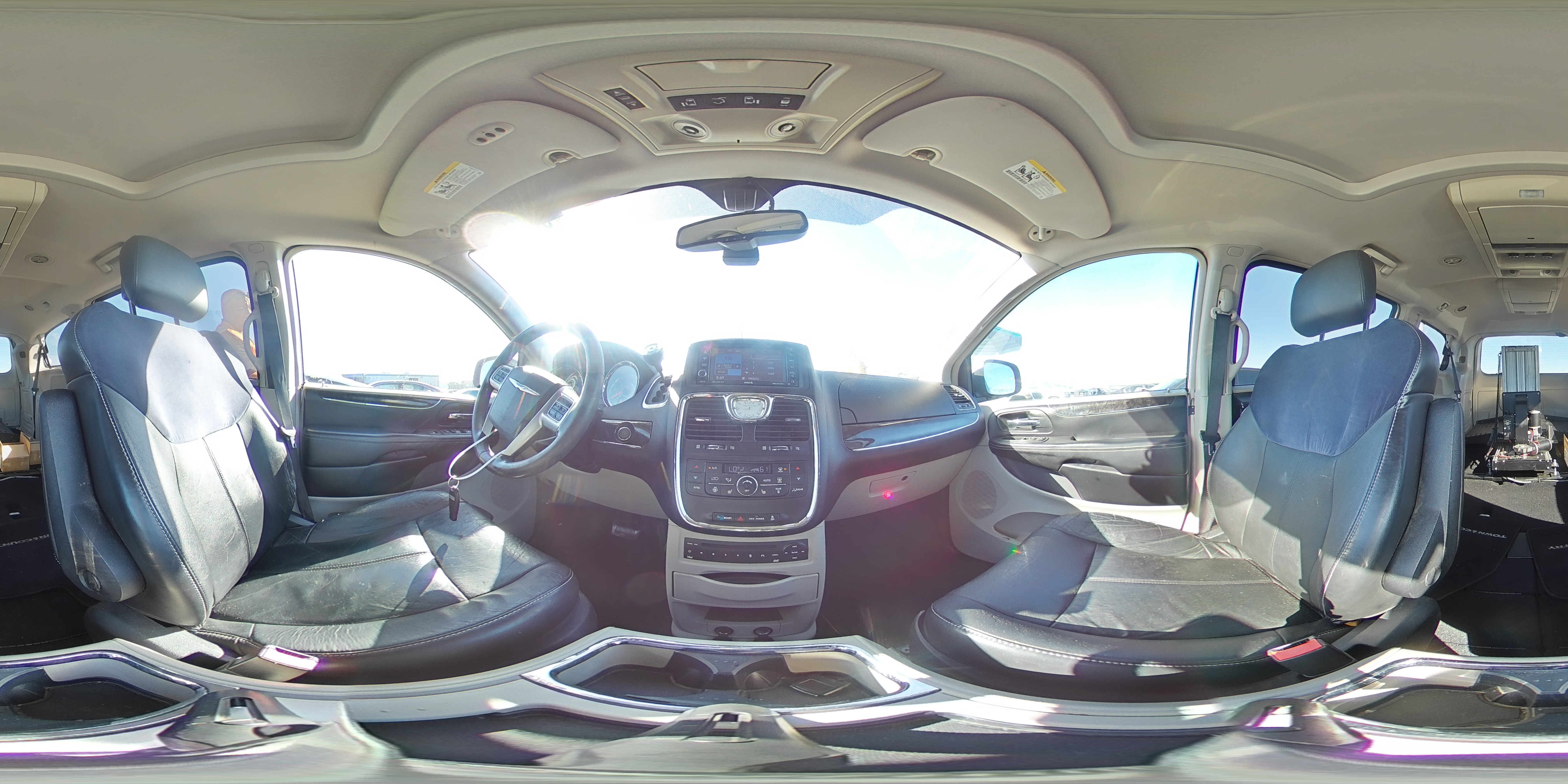 2011 Chrysler Town & Country Limited Silver vin: 2A4RR6DG7BR797907