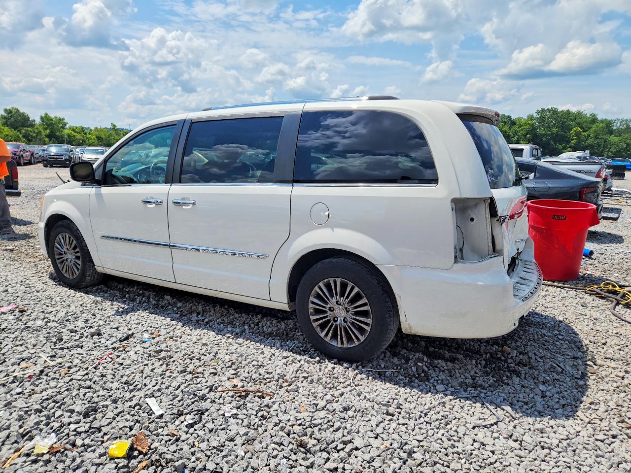 2011 Chrysler Town & Country Limited White vin: 2A4RR6DG9BR500281