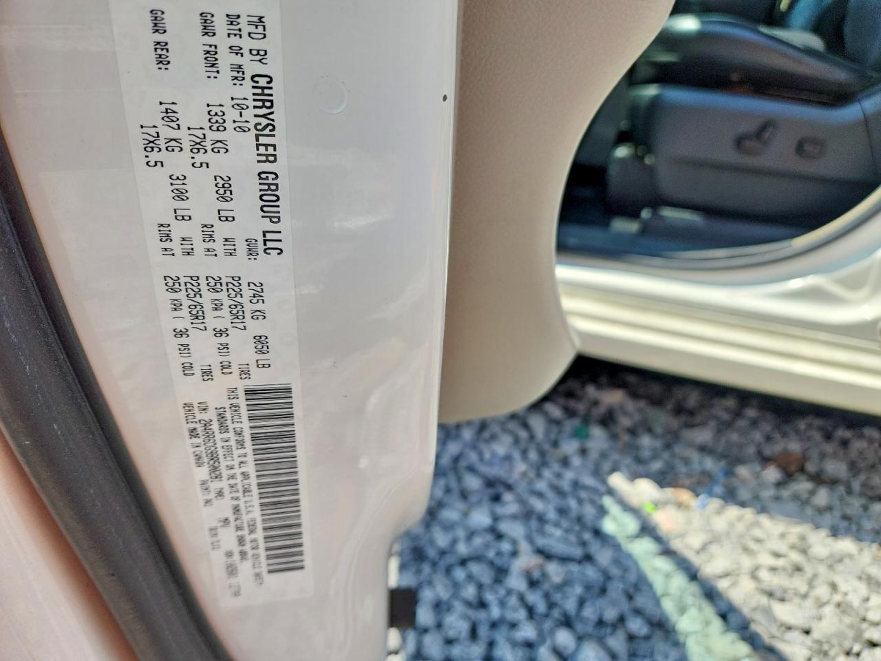 2011 Chrysler Town & Country Limited White vin: 2A4RR6DG9BR500281
