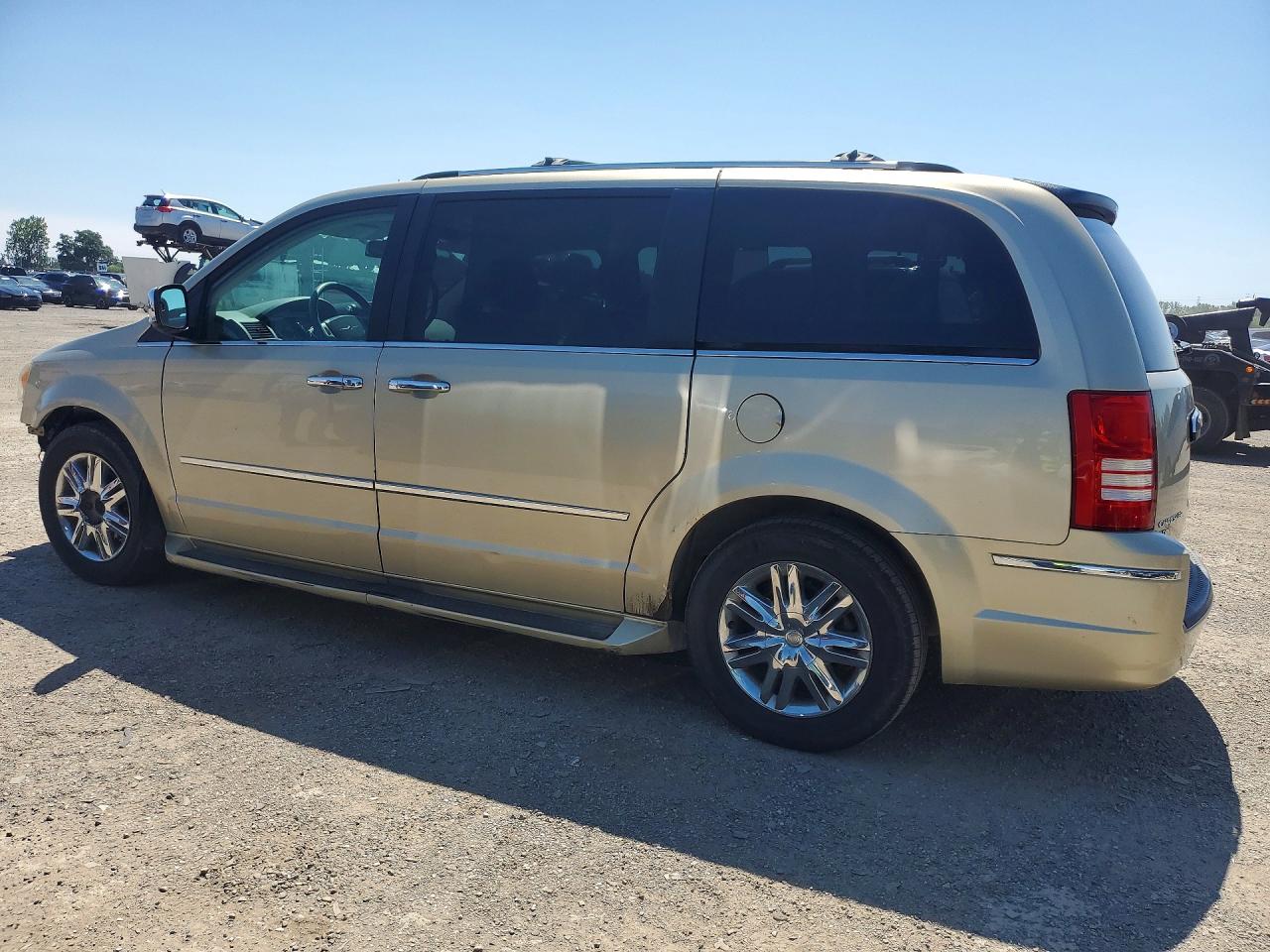 2010 Chrysler Town & Country Limited Желто-коричневый vin: 2A4RR6DX0AR207318