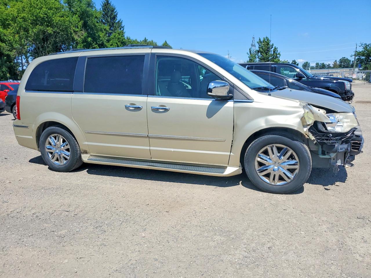 2010 Chrysler Town & Country Limited Желто-коричневый vin: 2A4RR6DX0AR207318