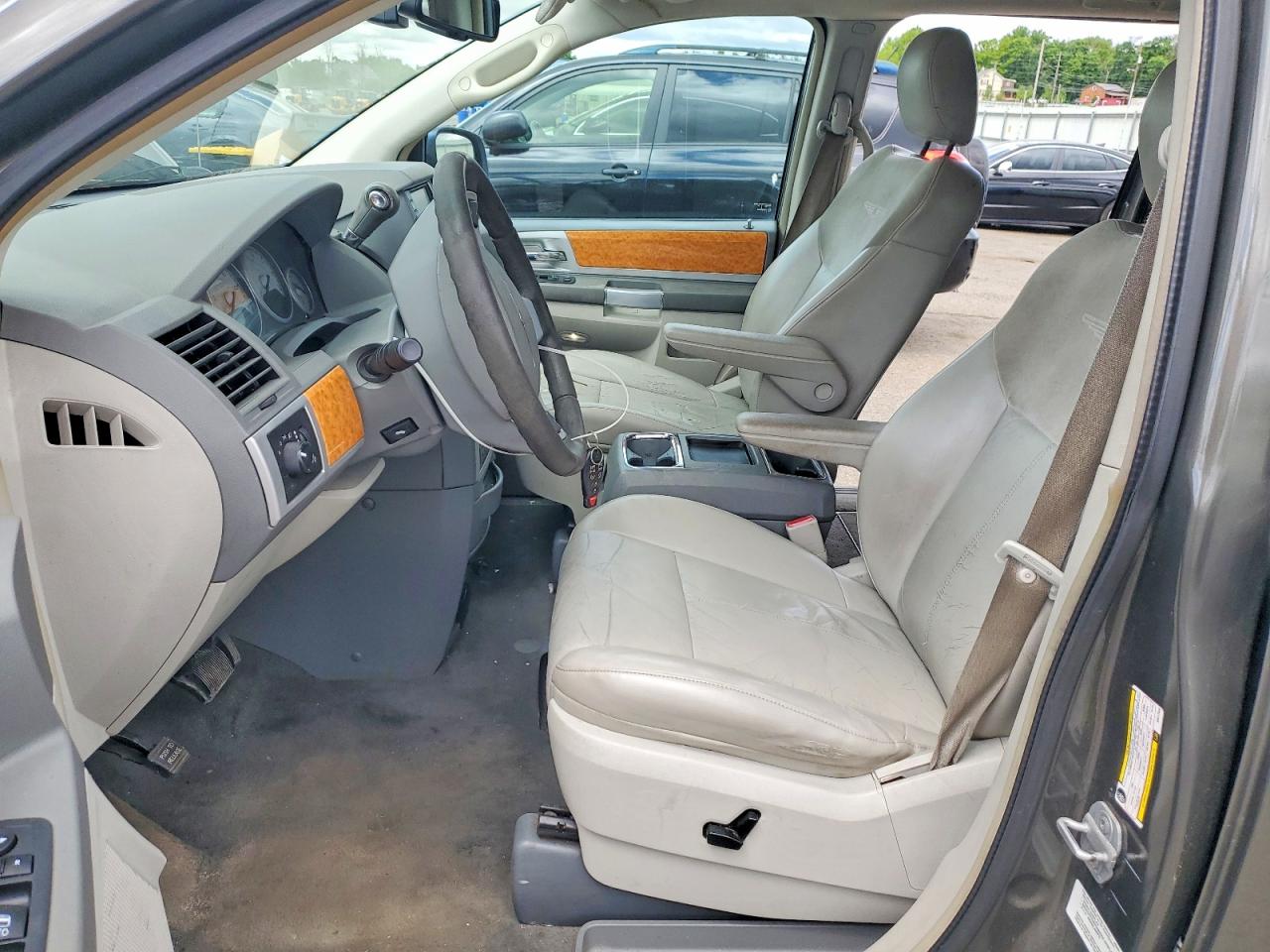 2010 Chrysler Town And Country Gray vin: 2A4RR6DX0AR217556