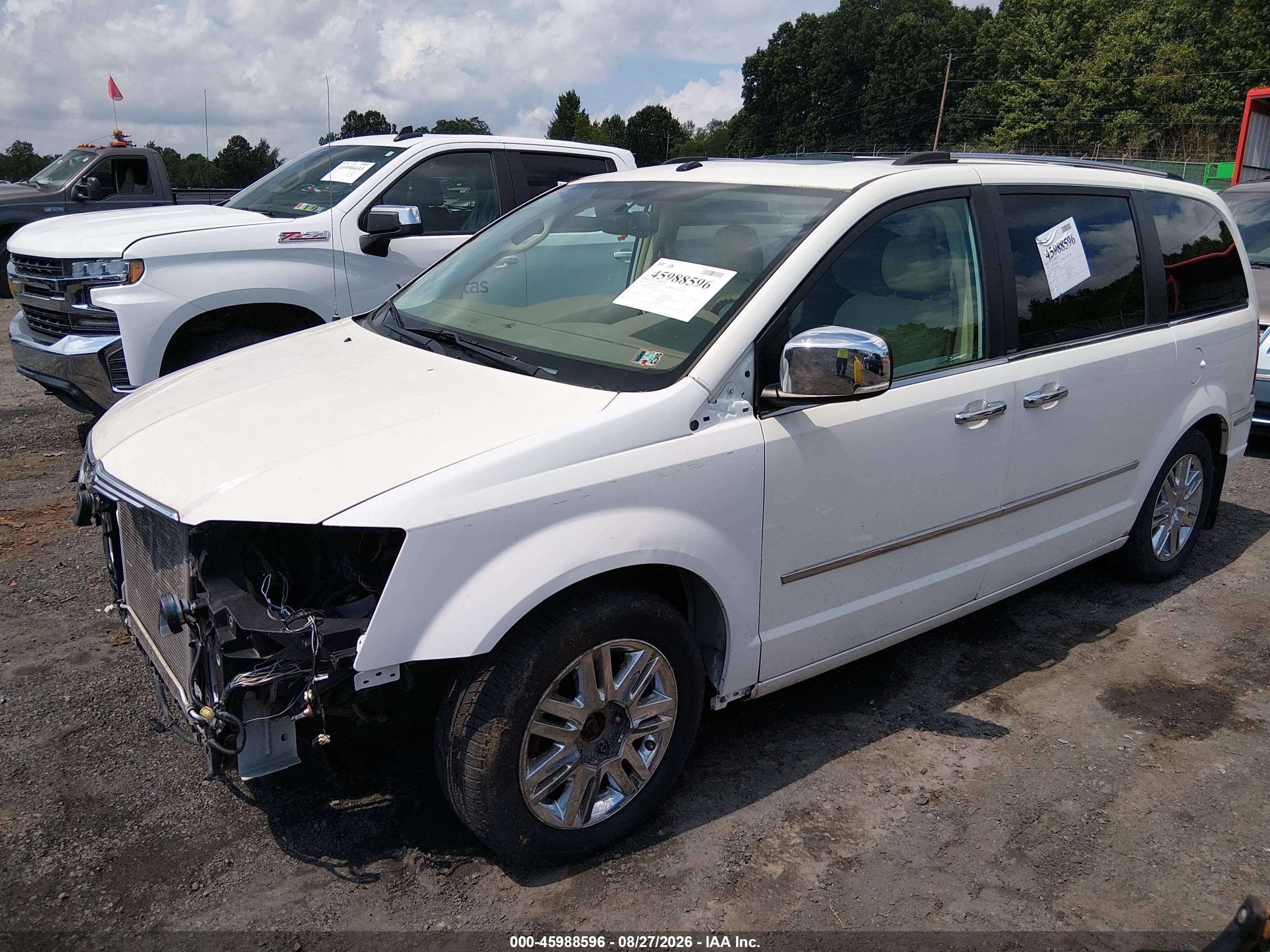 2010 Chrysler Town & Country Limited White vin: 2A4RR6DX1AR133424