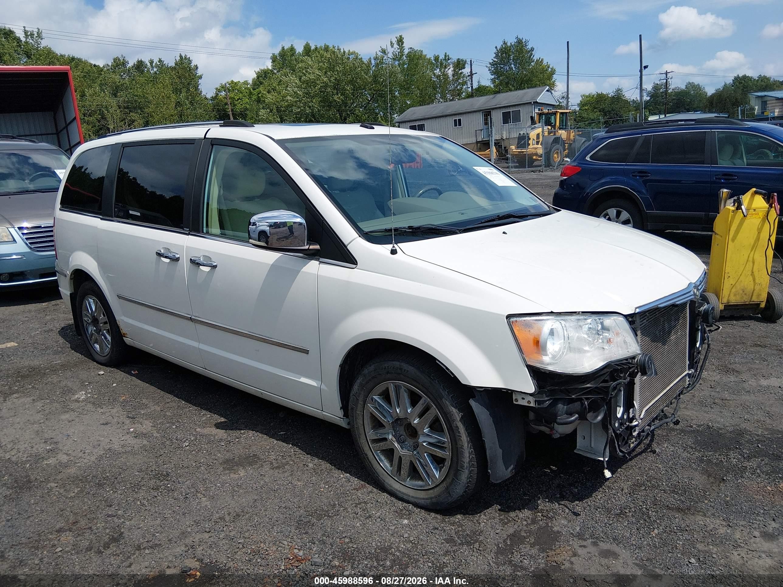 2010 Chrysler Town & Country Limited White vin: 2A4RR6DX1AR133424
