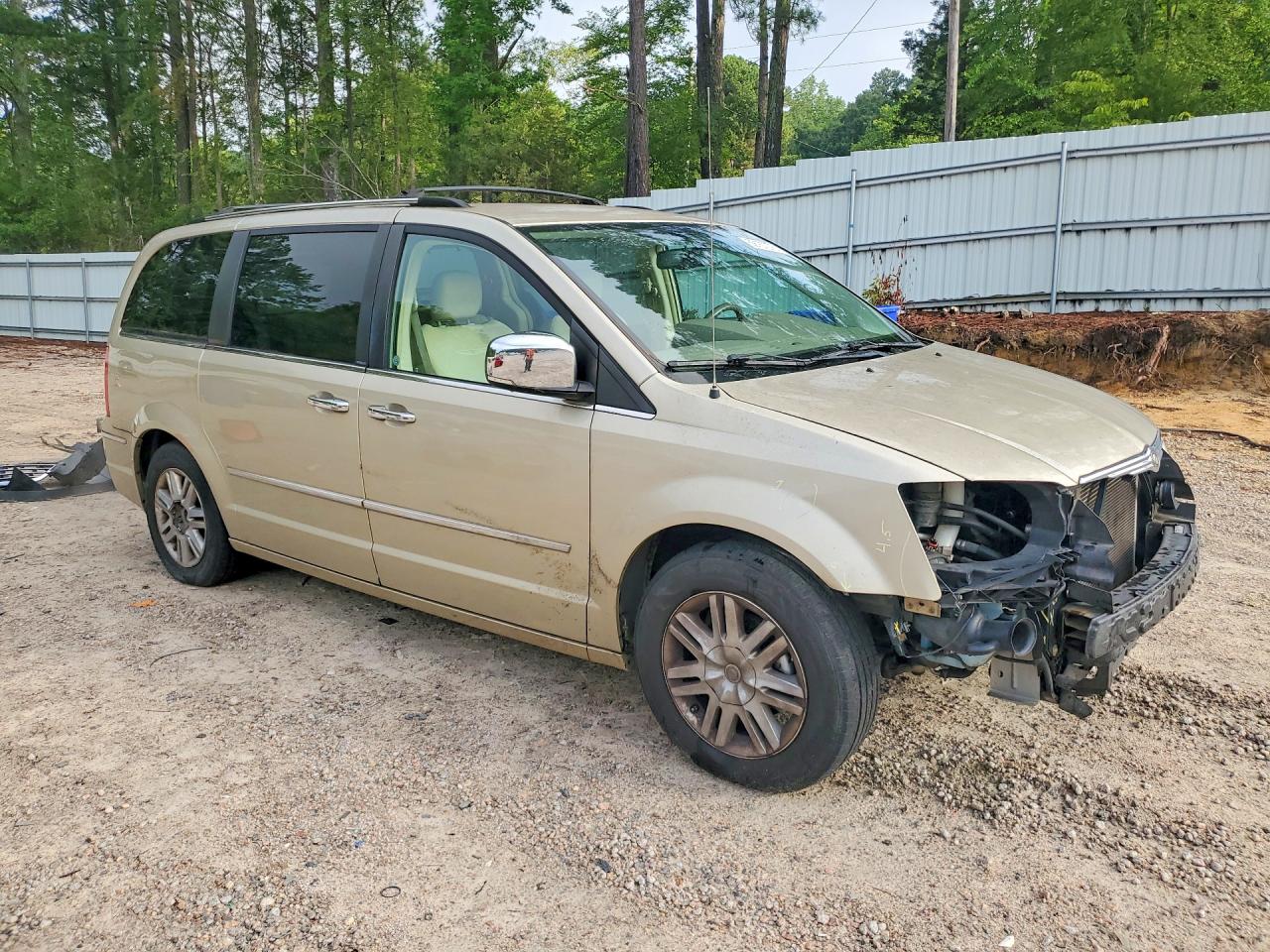 2010 Chrysler Town & Country Limited Gold vin: 2A4RR6DX2AR257556