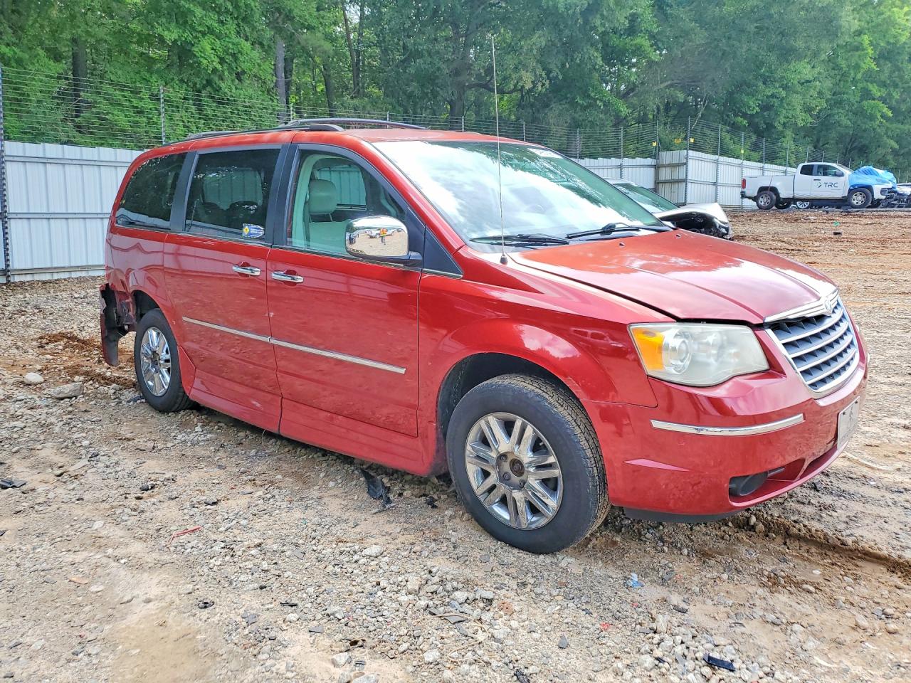 2010 Chrysler Town & Country Limited Red vin: 2A4RR6DX7AR198858