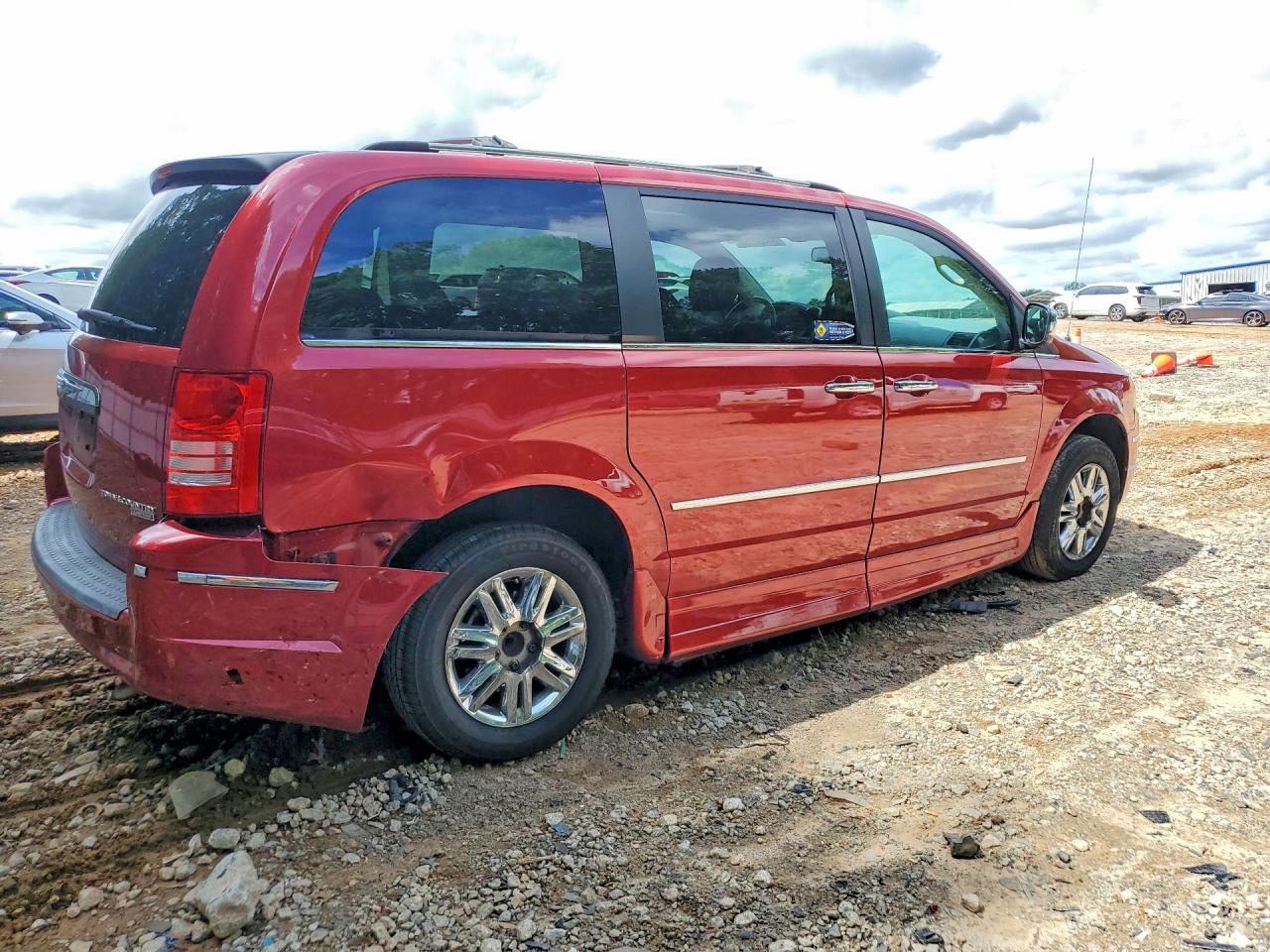 2010 Chrysler Town & Country Limited Red vin: 2A4RR6DX7AR198858