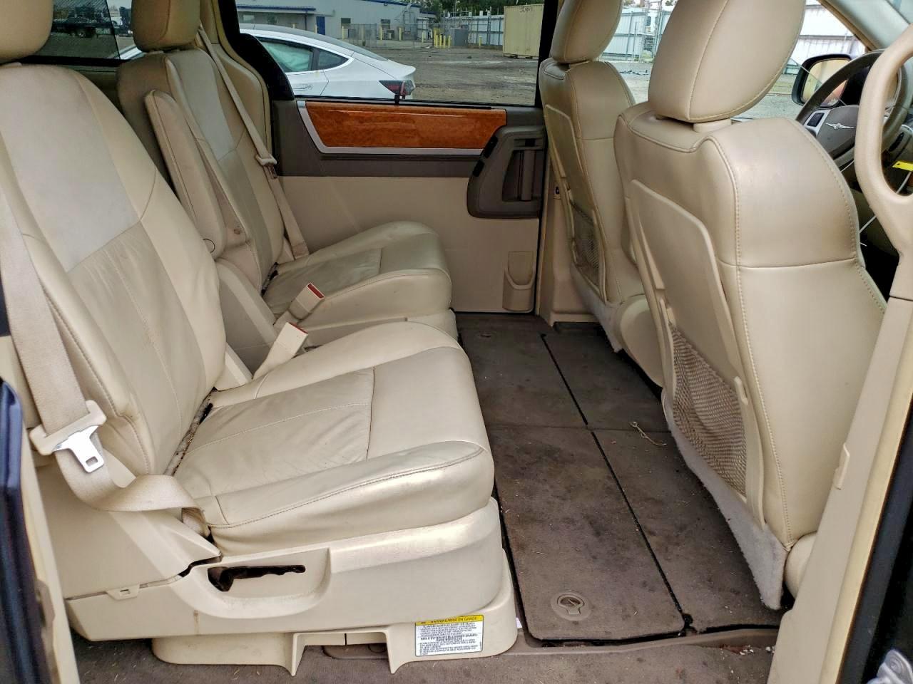 2010 Chrysler Town & Country Limited Black vin: 2A4RR6DX8AR142086