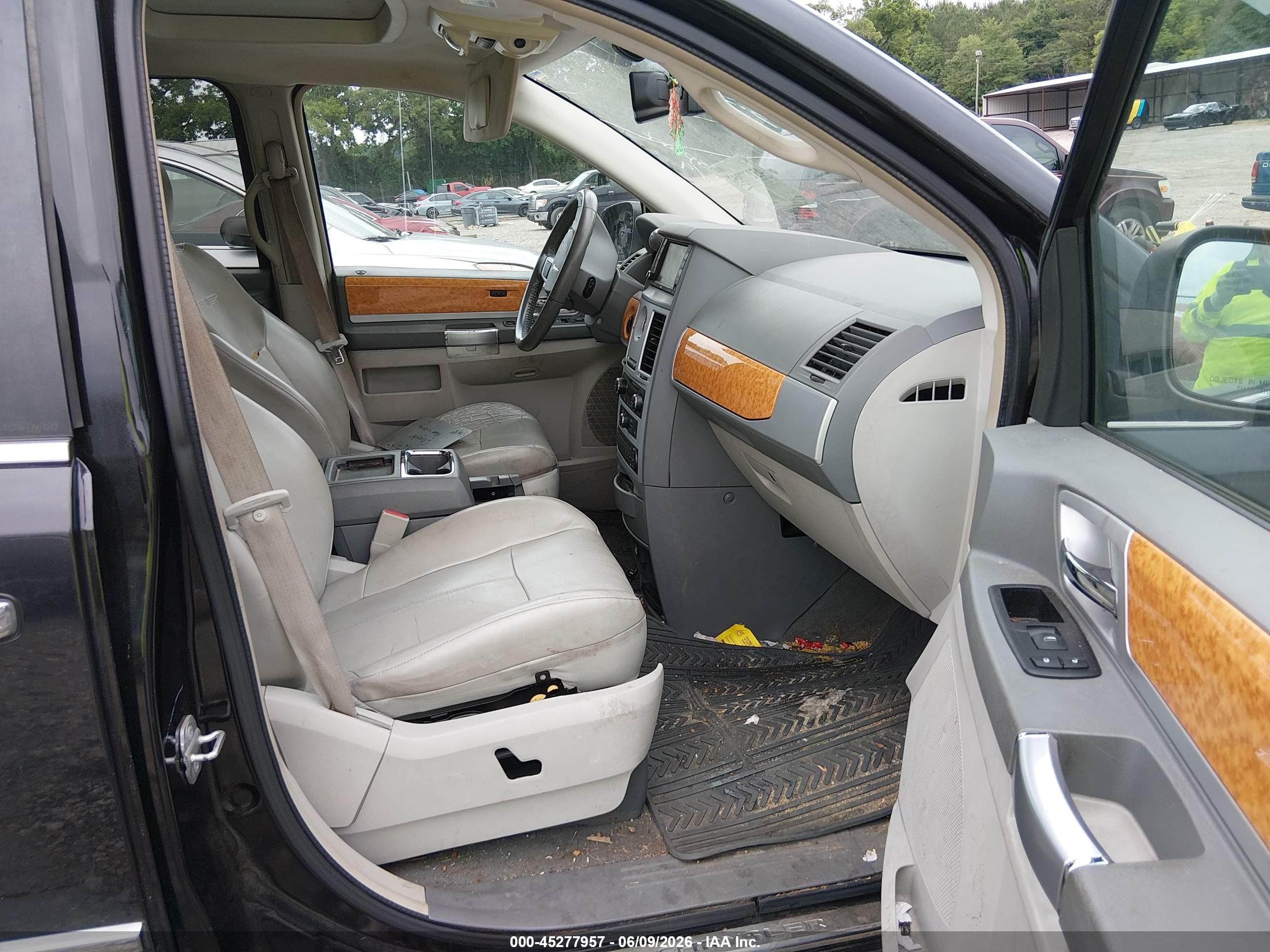 2010 Chrysler Town & Country Limited Черный vin: 2A4RR6DX8AR152715