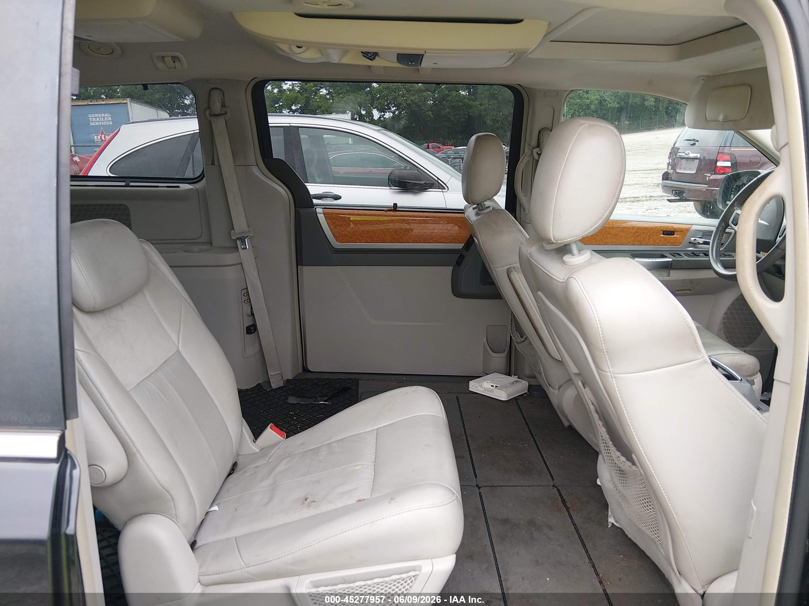 2010 Chrysler Town & Country Limited Черный vin: 2A4RR6DX8AR152715