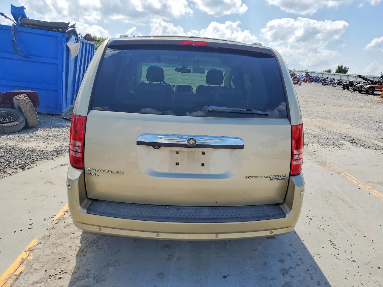 2010 Chrysler Town & Country Limited Gold vin: 2A4RR7DX1AR386460