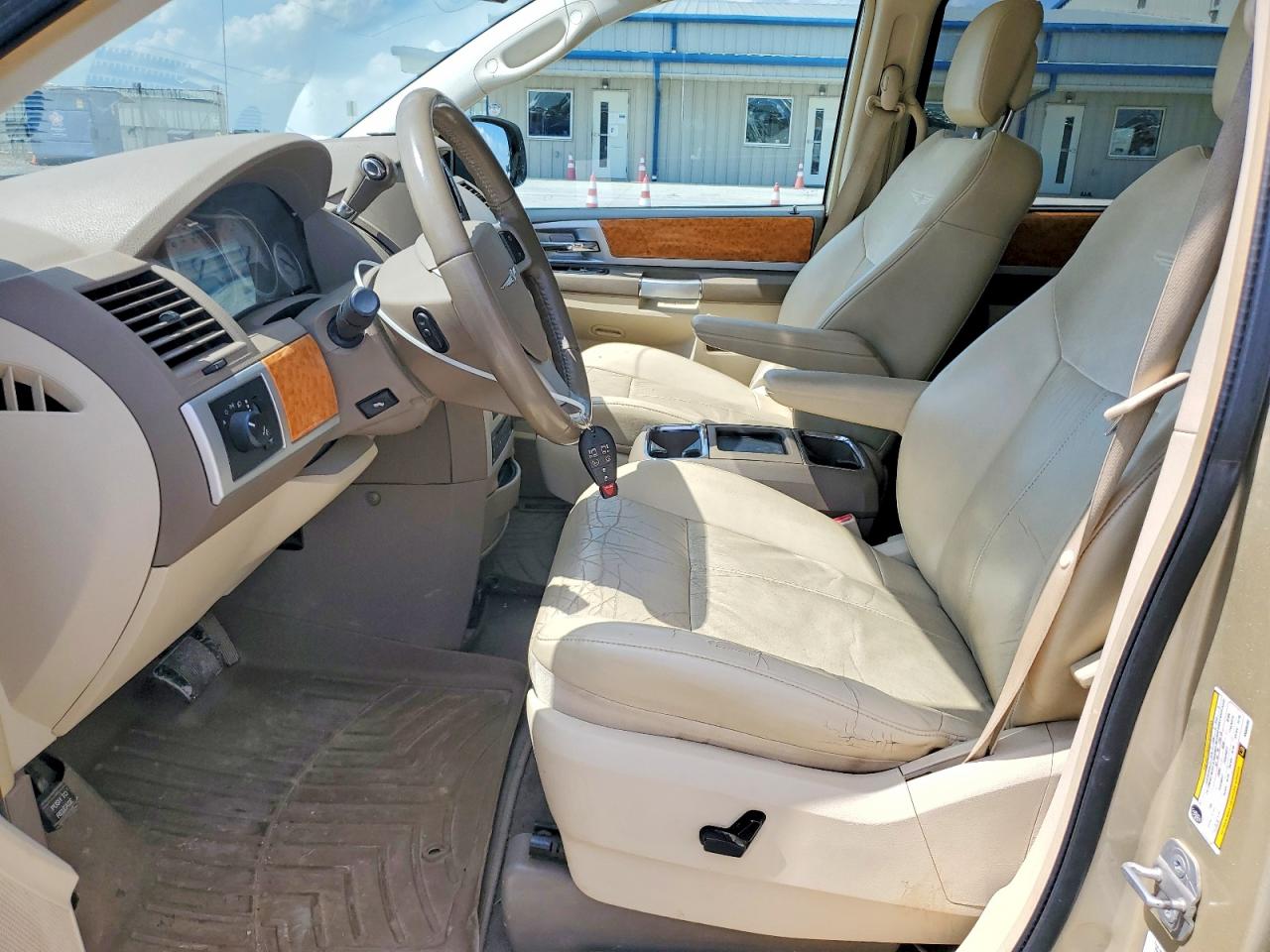 2010 Chrysler Town & Country Limited Gold vin: 2A4RR7DX1AR386460